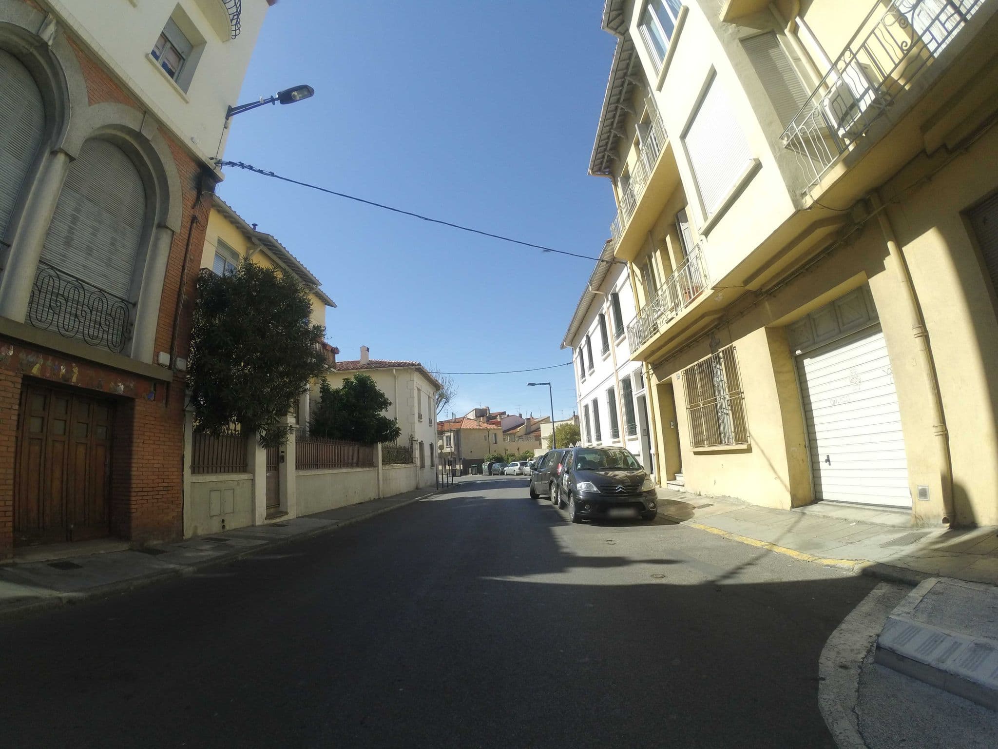Street view near Les Jardins du Palais, Perpignan — © ray66 (CC BY-SA · Mapillary)