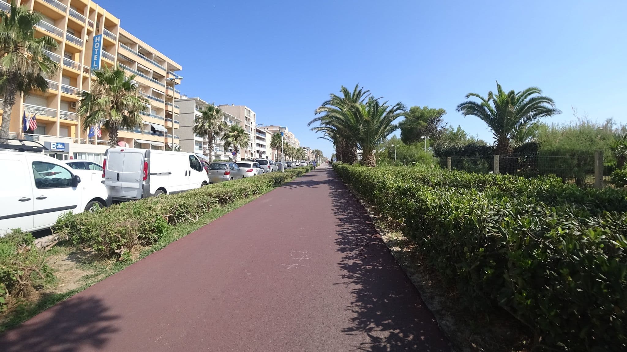 Street view near ibis styles hotel, Canet-en-Roussillon — © yod4z (CC BY-SA · Mapillary)