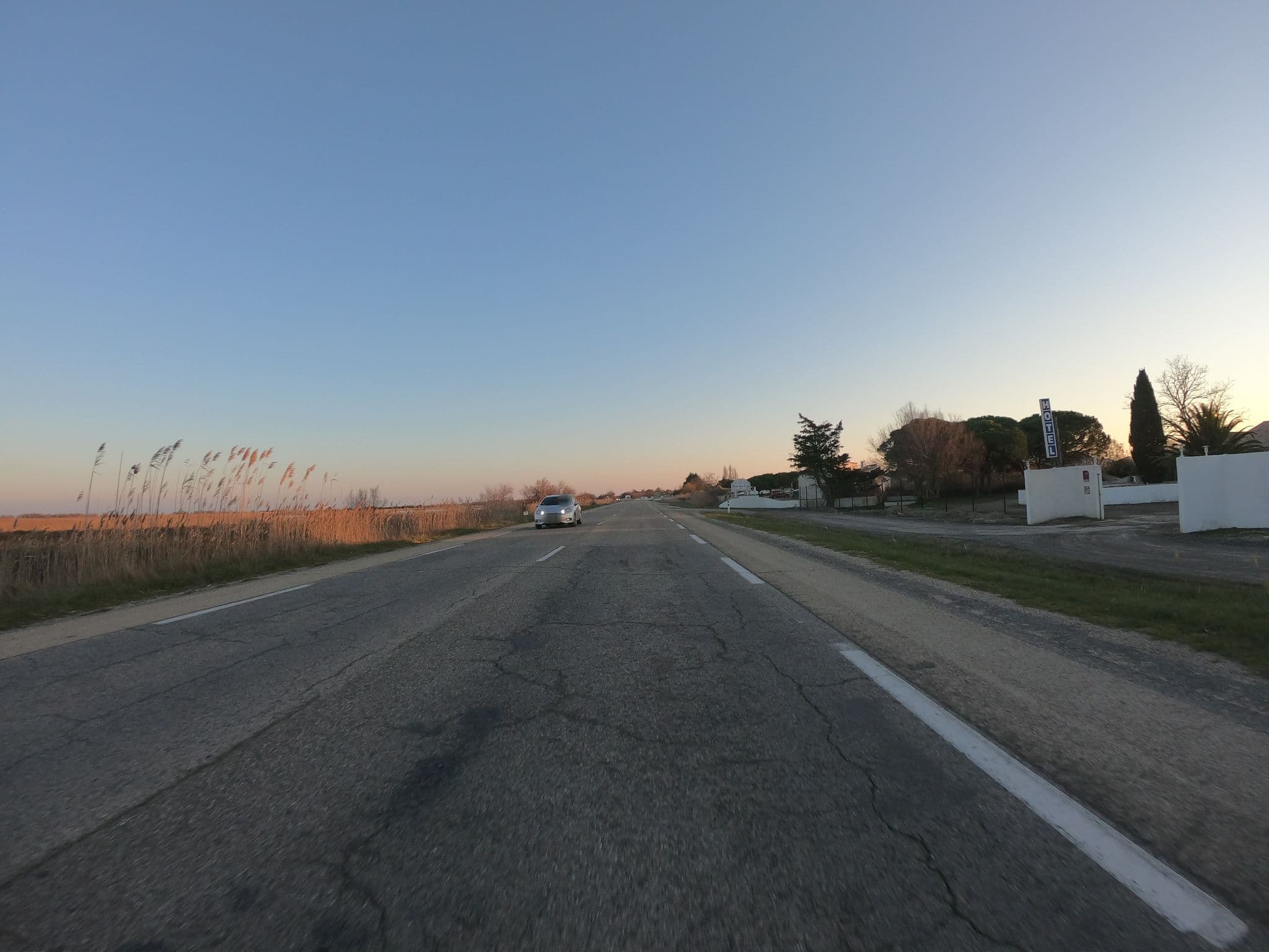 Street view near Mas de Menage, Saintes-Maries-de-la-Mer — © joostjakob (CC BY-SA · Mapillary)