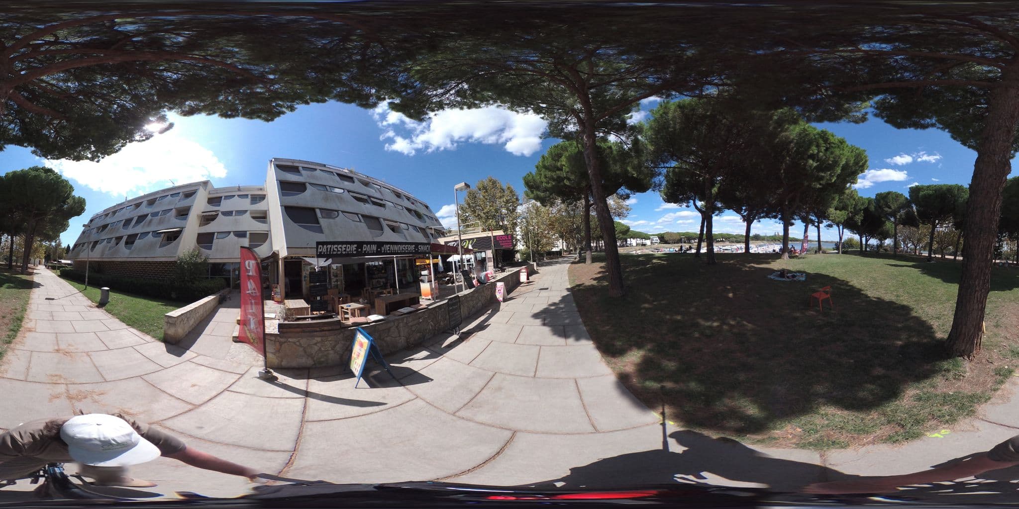 Street view near Le Ponant, La Grande-Motte — © geovelo (CC BY-SA · Mapillary)