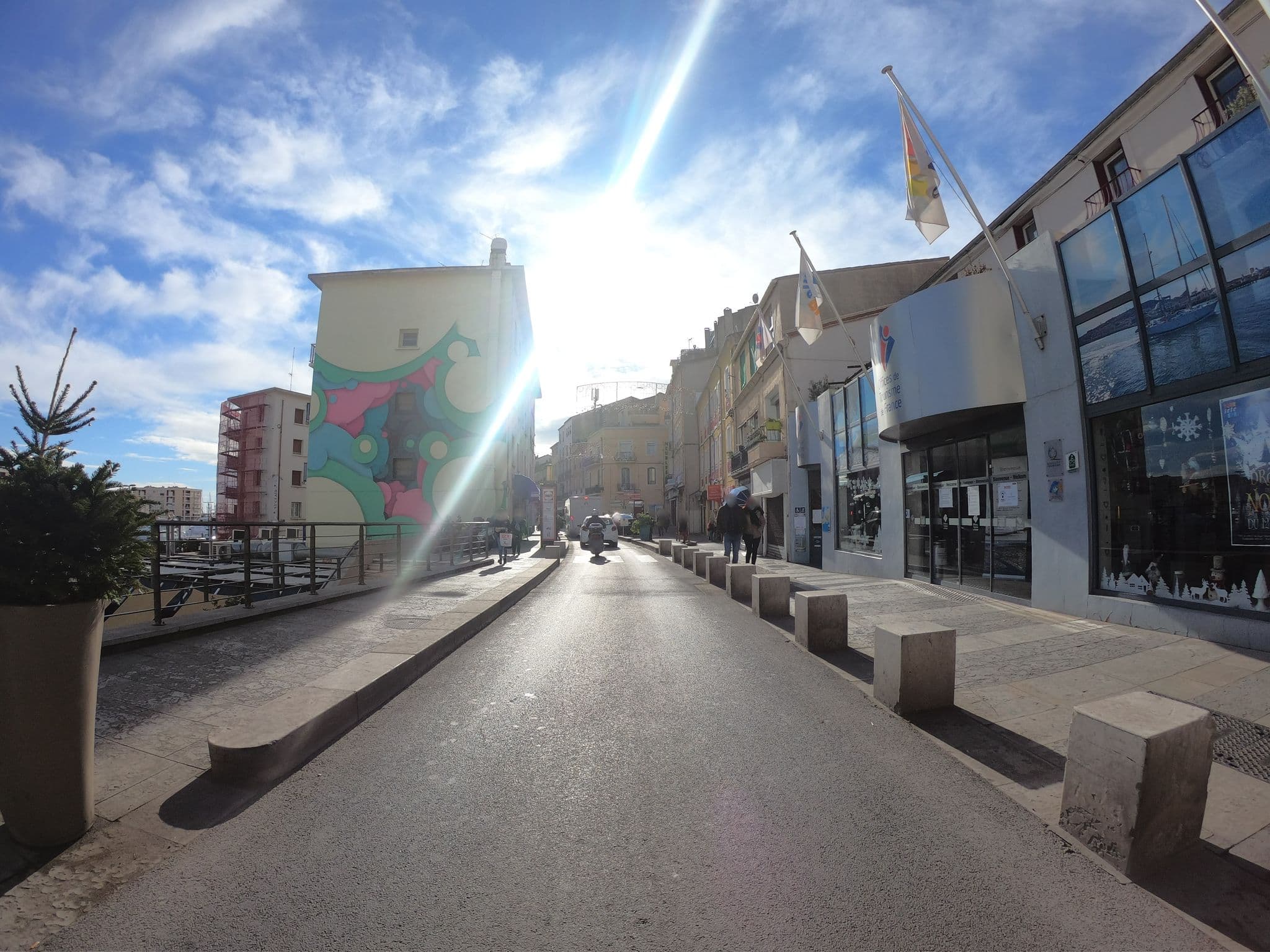 Street view near Le Jouteur & le Rameur, Sète — © joostjakob (CC BY-SA · Mapillary)