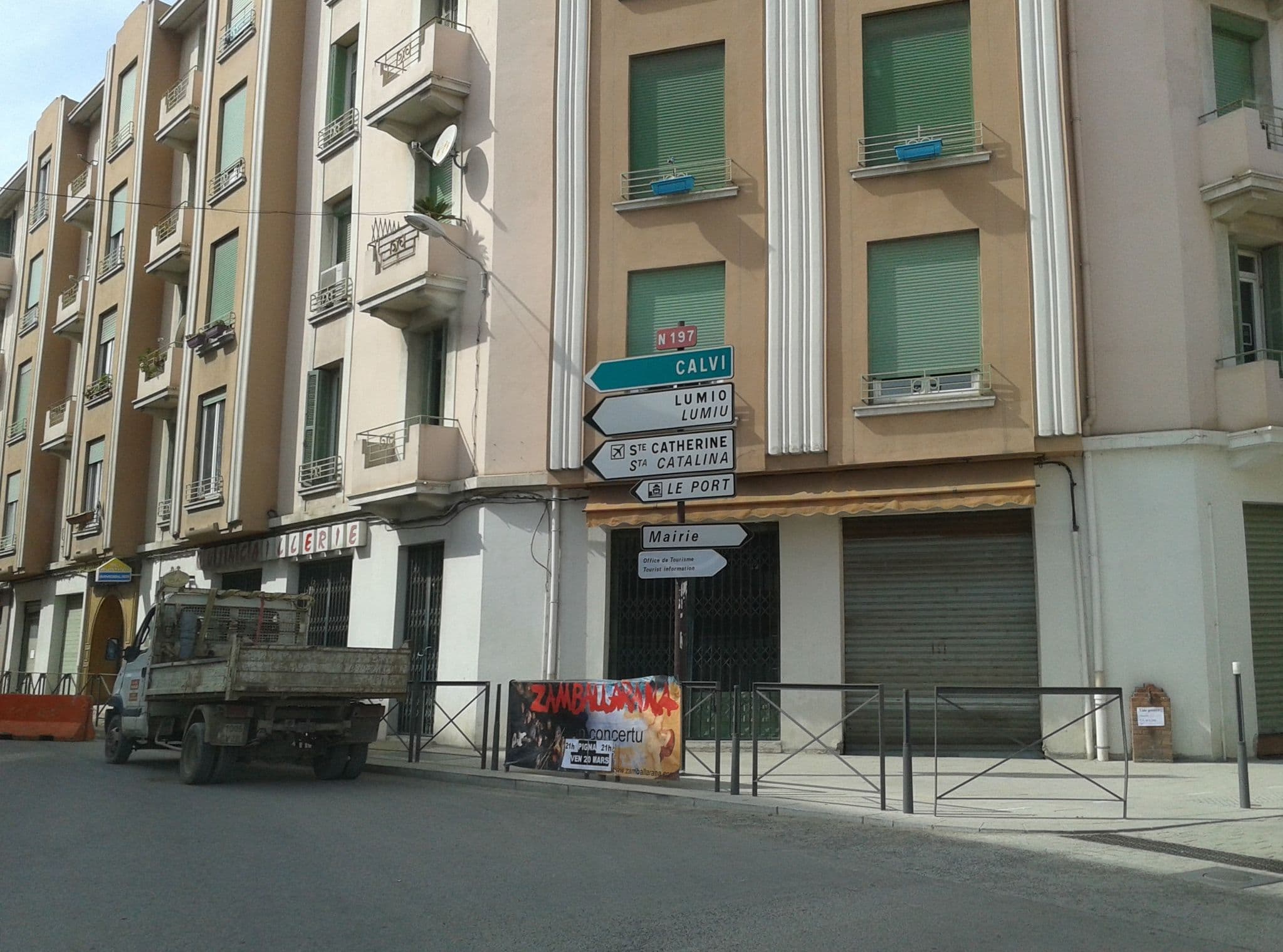 Street view near Lucamare - Casa Rossa, L'Île-Rousse — © momix (CC BY-SA · Mapillary)