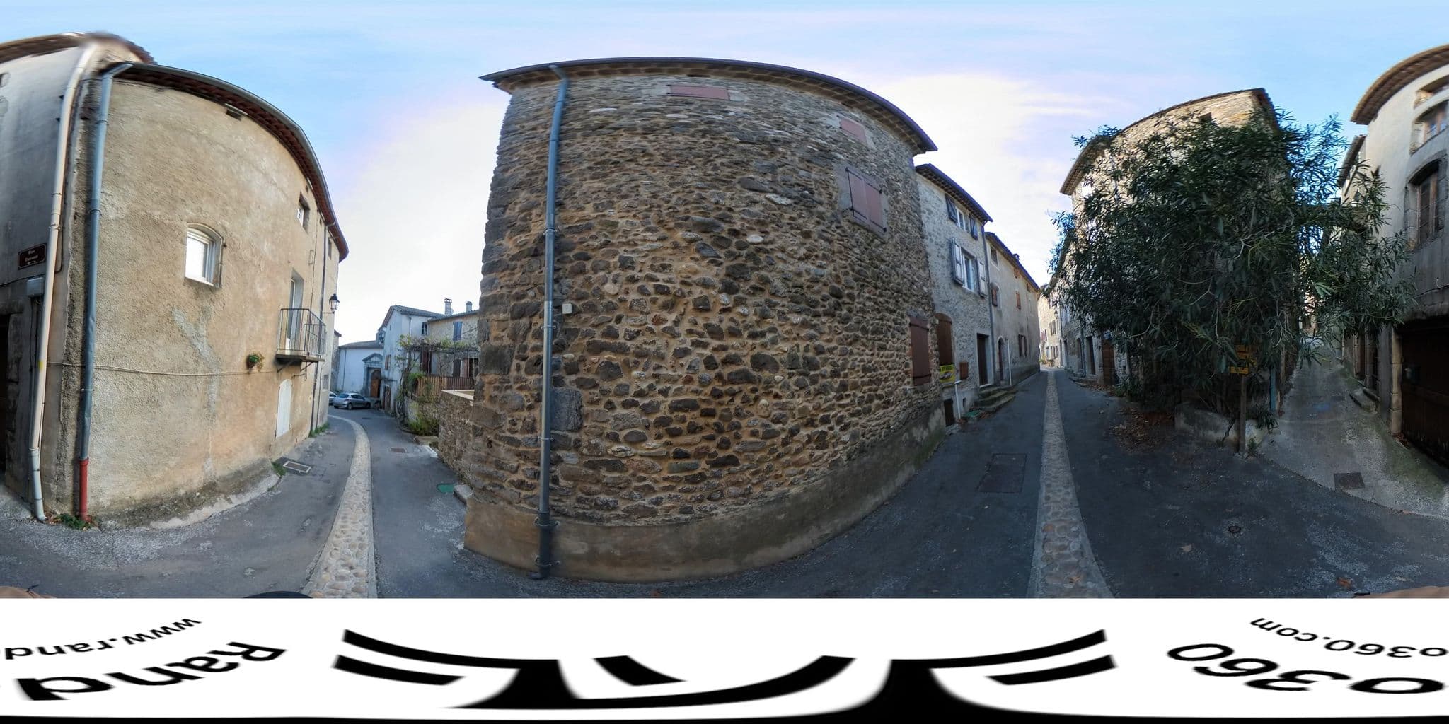 Street view near Foyer Roland, Saint-Jean-du-Gard — © Rando360 (CC BY-SA · Mapillary)