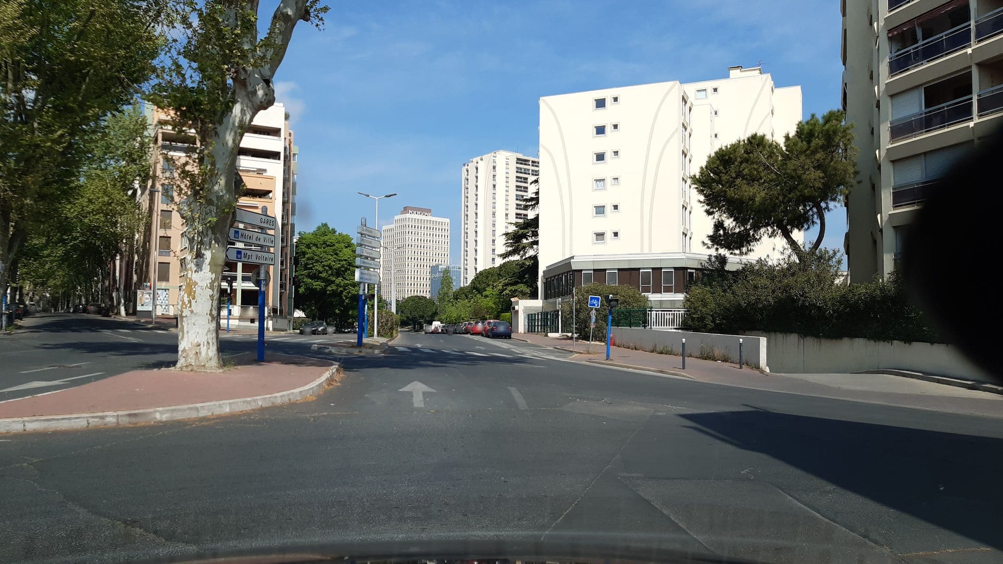 Street view near Au nouveau monde, Montpellier — © percherie (CC BY-SA · Mapillary)