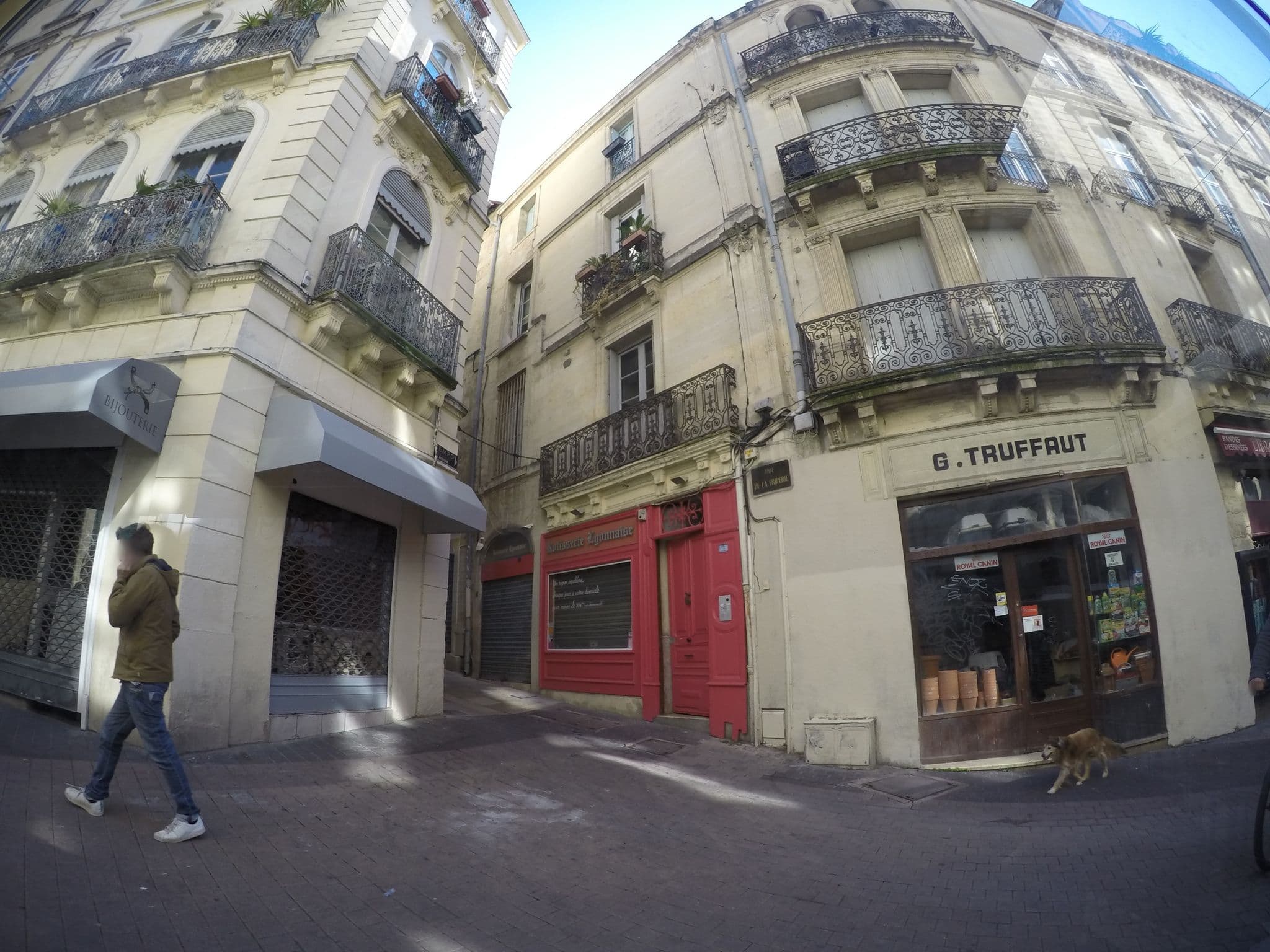 Street view near Montcalm climatisé en plein Écusson, Montpellier — © ccossio (CC BY-SA · Mapillary)