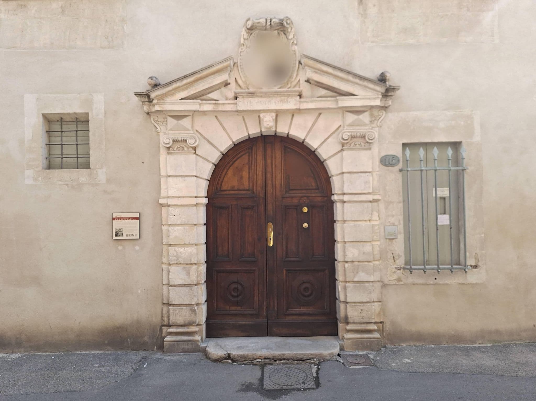 Street view near Hôtel de la Mairie, Nîmes — © OnuMa (CC BY-SA · Mapillary)