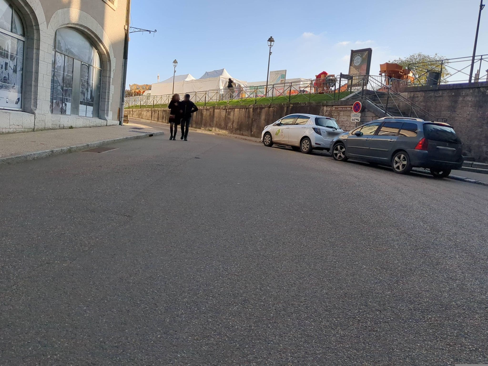 Street view near La Forge du Roy, Blois — © alixun (CC BY-SA · Mapillary)