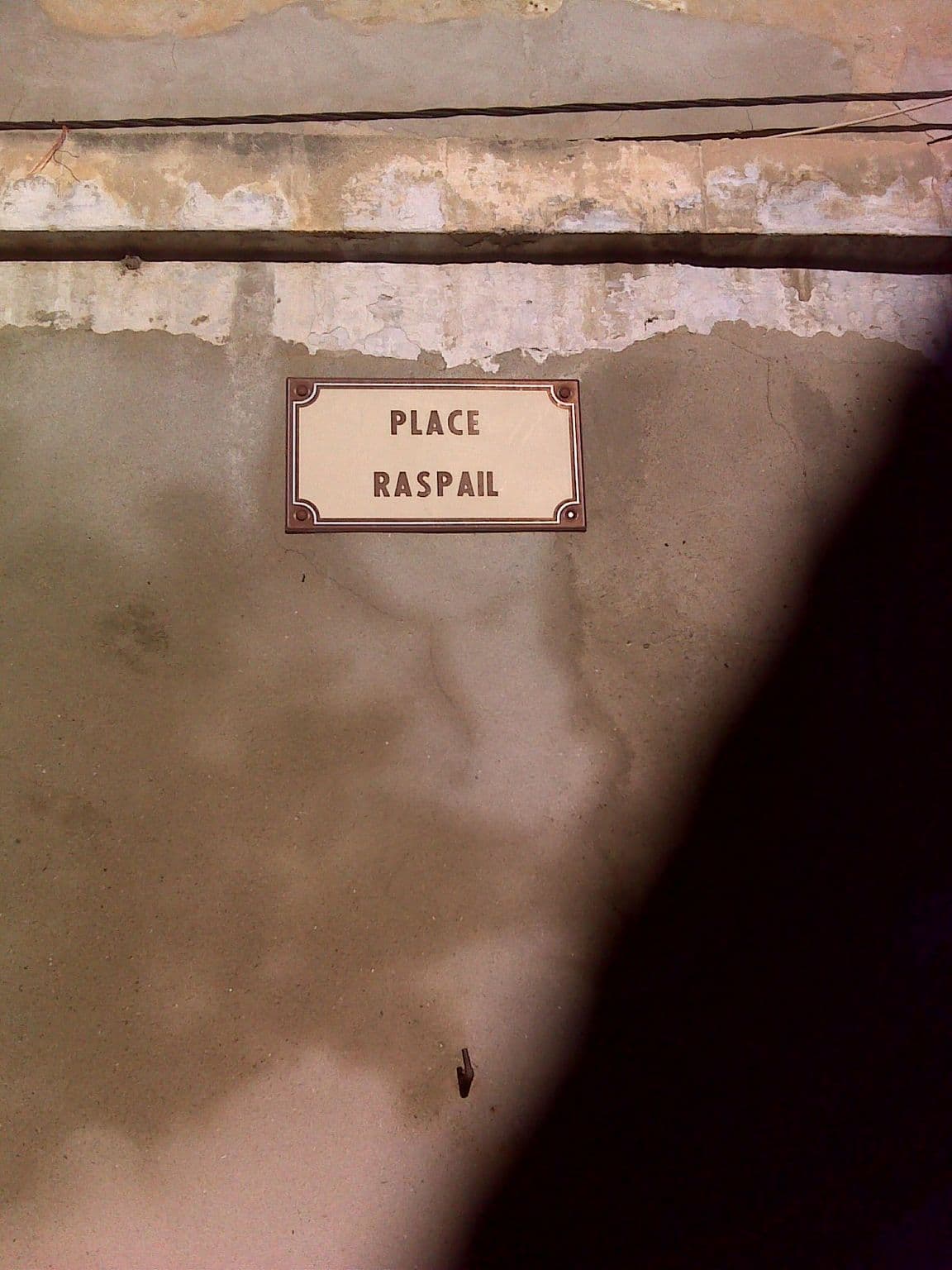 Street view near La Maison des Hautures, Arles — © bernardvoyageur (CC BY-SA · Mapillary)