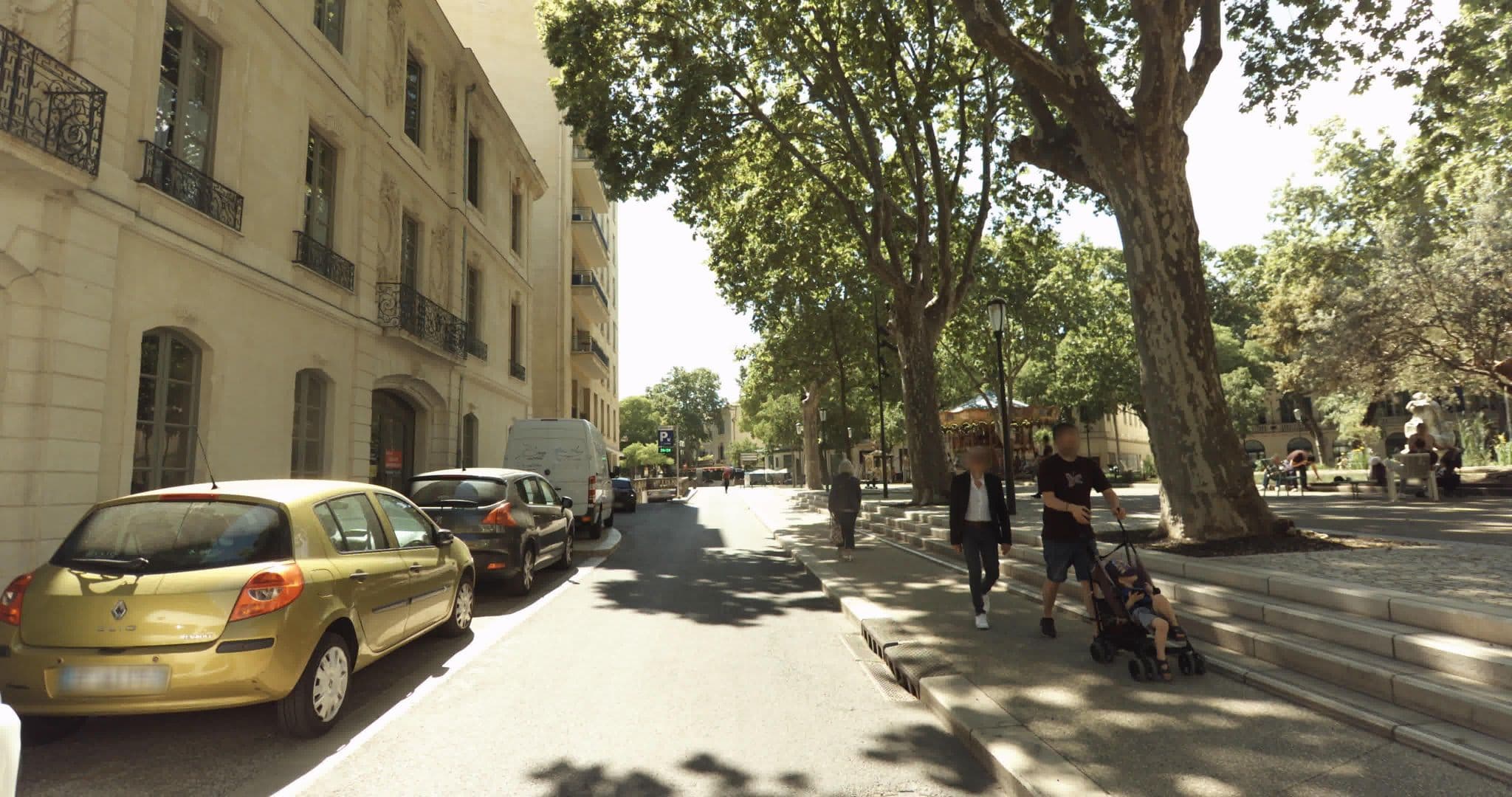 Street view near Hôtel Restaurant la Couronne, Nîmes — © sogefi (CC BY-SA · Mapillary)