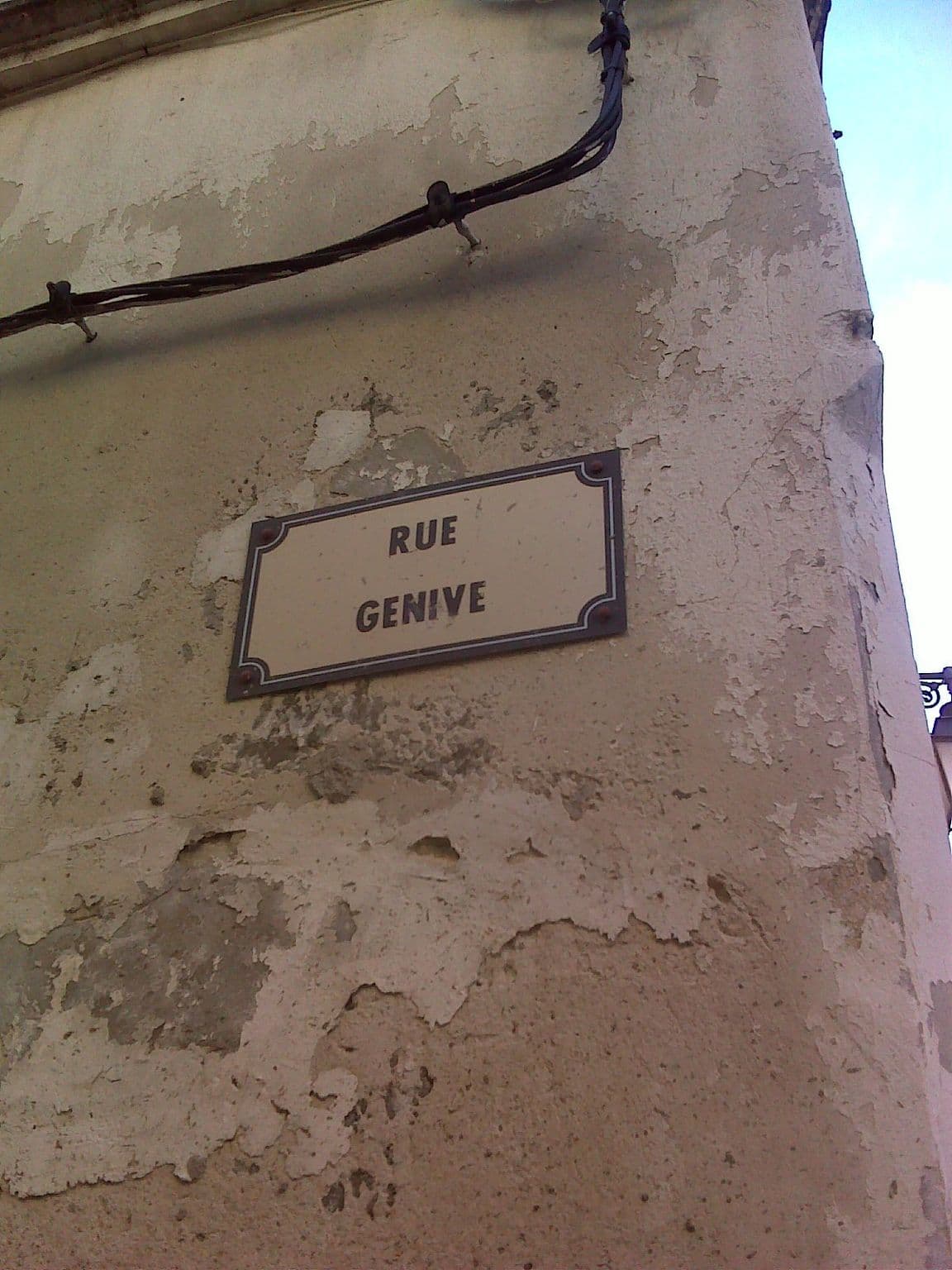 Street view near La Maison Nomade, Arles — © bernardvoyageur (CC BY-SA · Mapillary)
