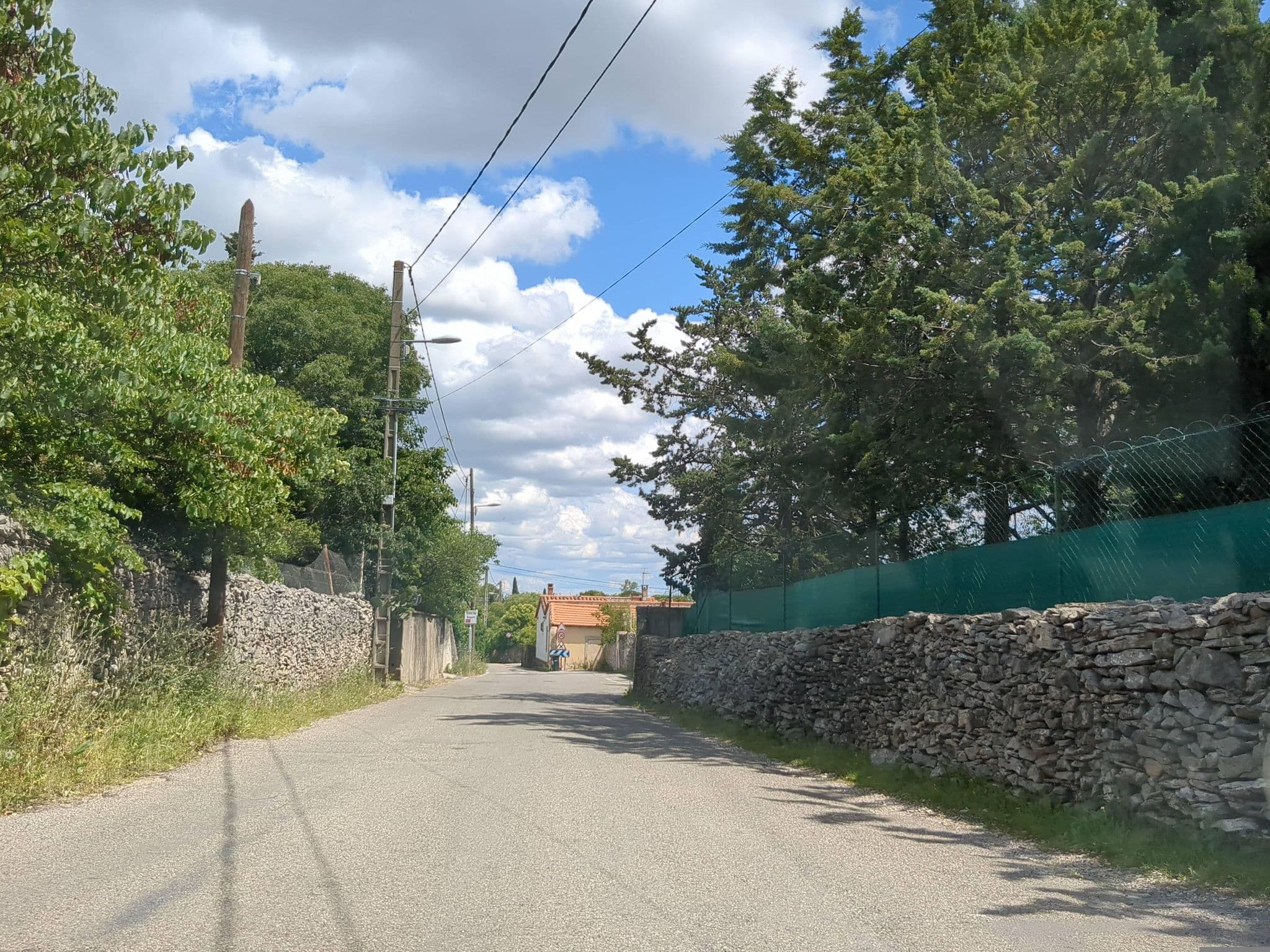 Street view near Le Mas des Cigales, Nîmes — © spock (CC BY-SA · Mapillary)