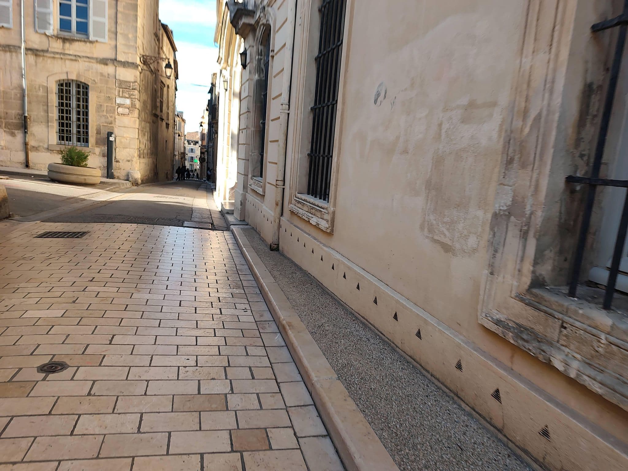 Street view near Holiday in Arles -Appartement du Théâtre Antique, Arles — © Duro (CC BY-SA · Mapillary)