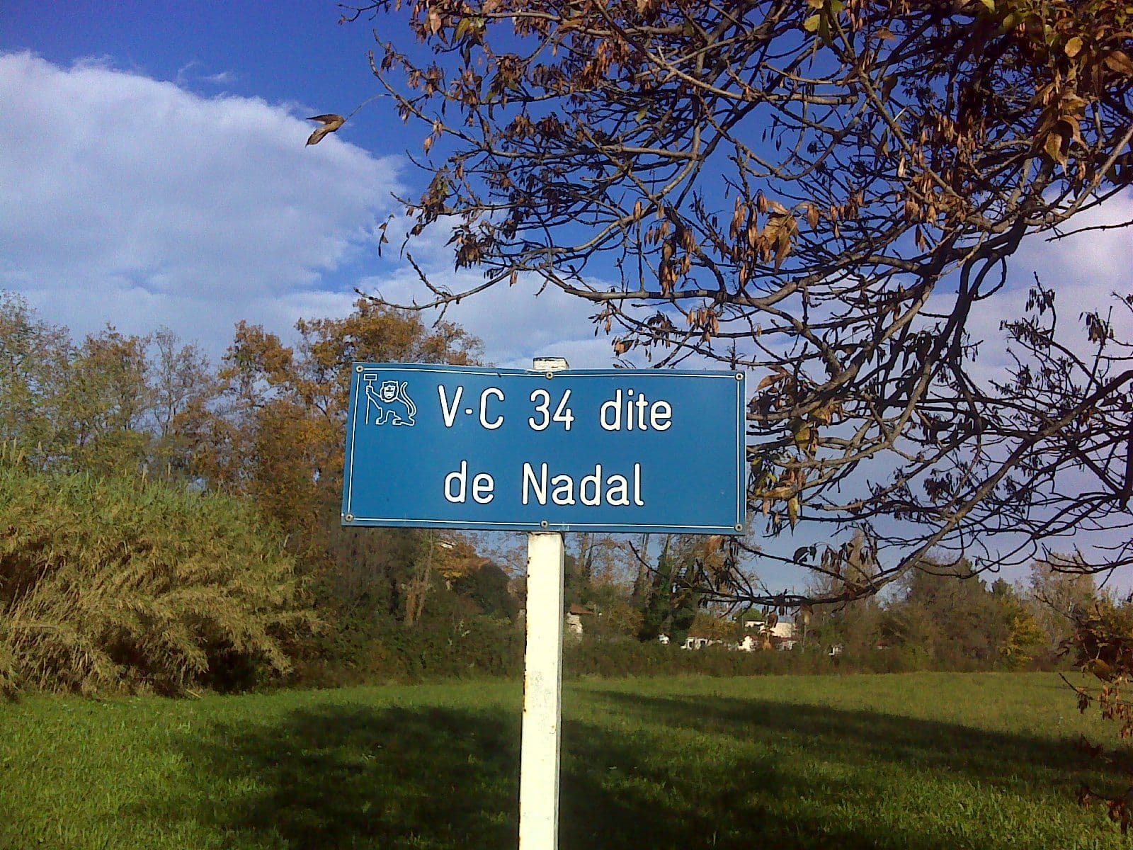 Street view near Campagne Pre Vert, Arles — © bernardvoyageur (CC BY-SA · Mapillary)