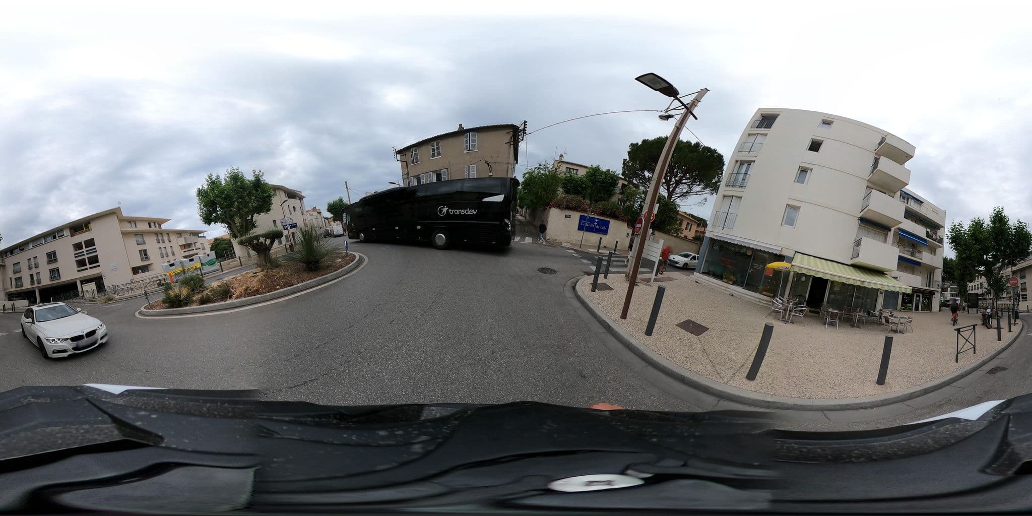 Street view near Hôtel de la Marine, La Ciotat — © simon_geovelo (CC BY-SA · Mapillary)