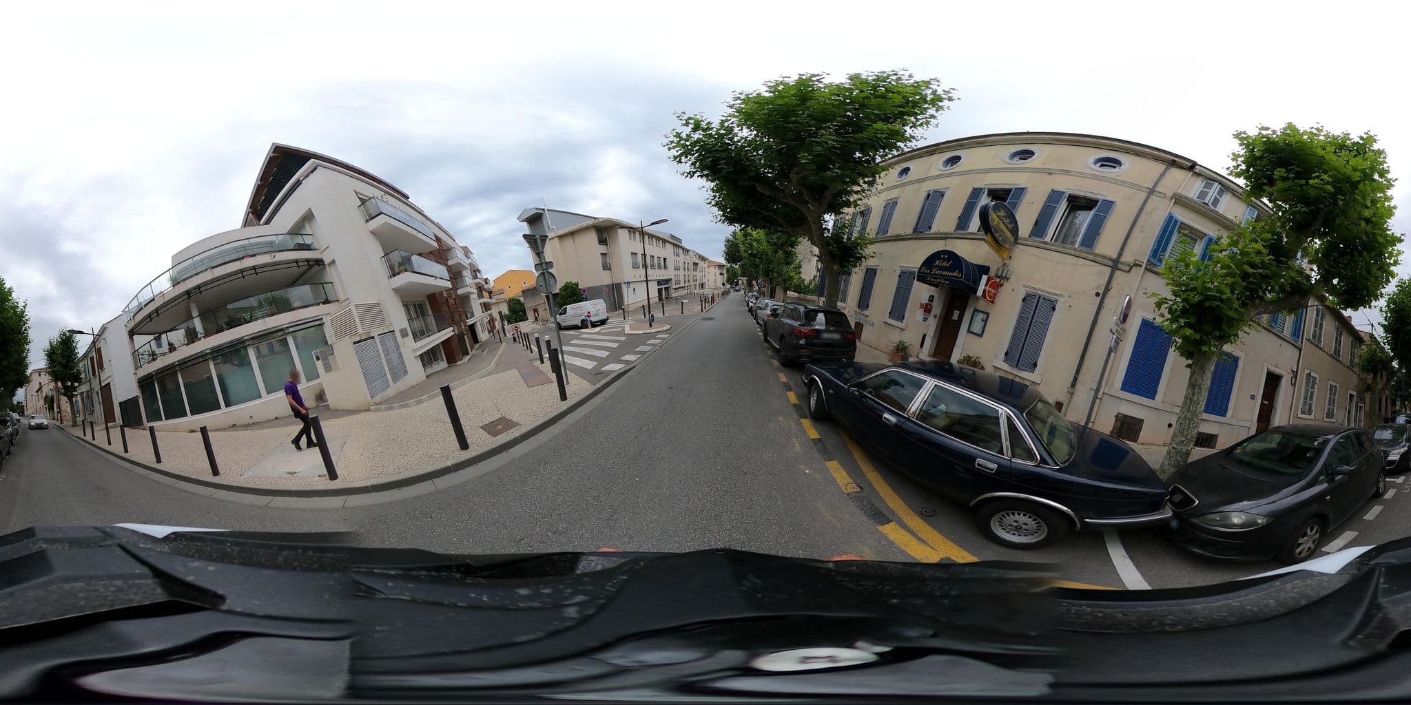 Street view near Hôtel les Lavandes, La Ciotat — © simon_geovelo (CC BY-SA · Mapillary)