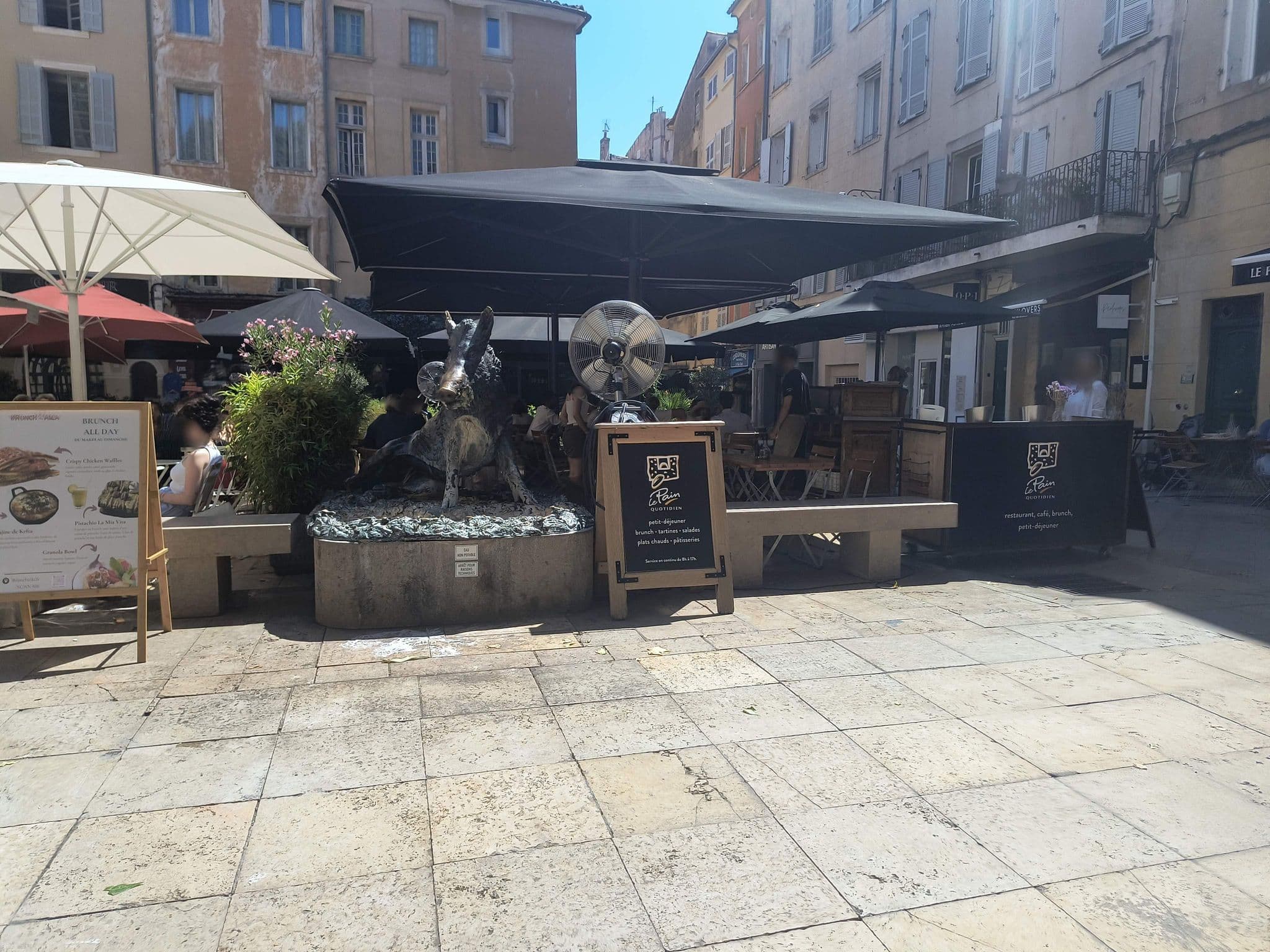 Street view near Mirabeau Studio, Aix-en-Provence — © mapeadora (CC BY-SA · Mapillary)