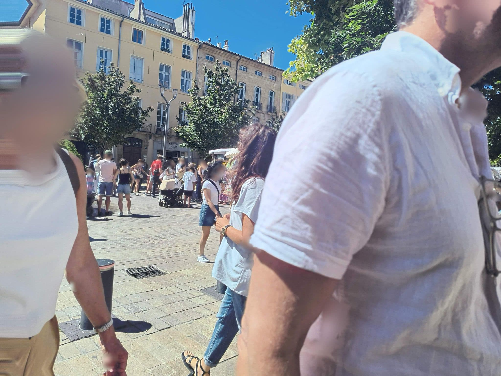 Street view near La Bastide du Cours, Aix-en-Provence — © mapeadora (CC BY-SA · Mapillary)
