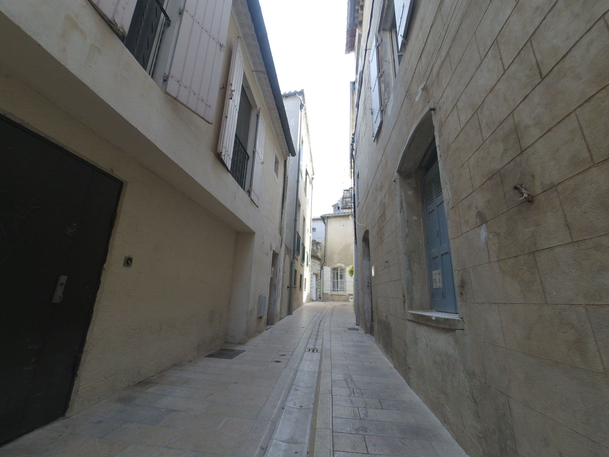 Street view near Hôtel Château des Alpilles, Saint-Rémy-de-Provence — © balooval (CC BY-SA · Mapillary)
