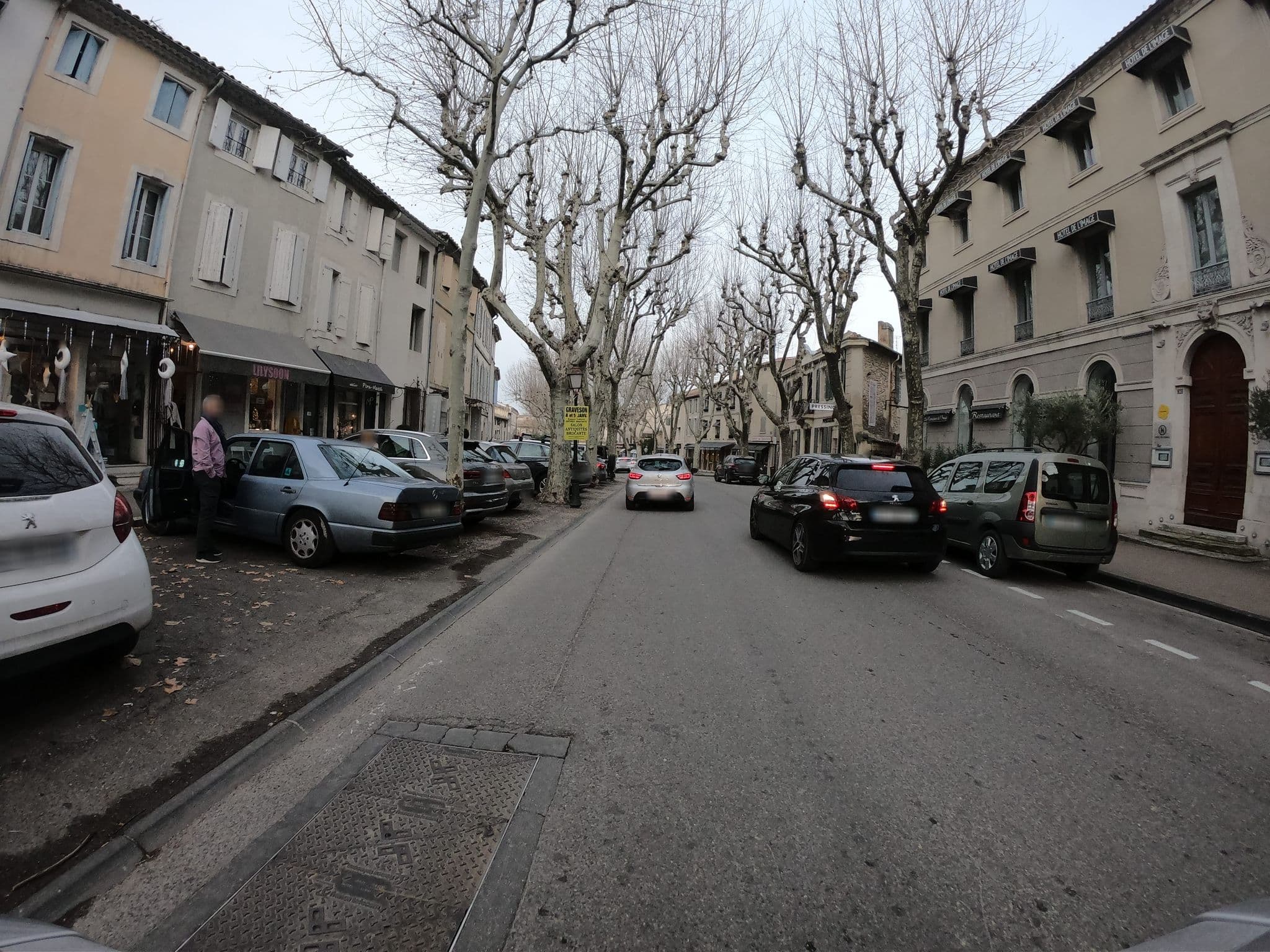 Street view near Les Chambres de Naevag, Saint-Rémy-de-Provence — © joostjakob (CC BY-SA · Mapillary)