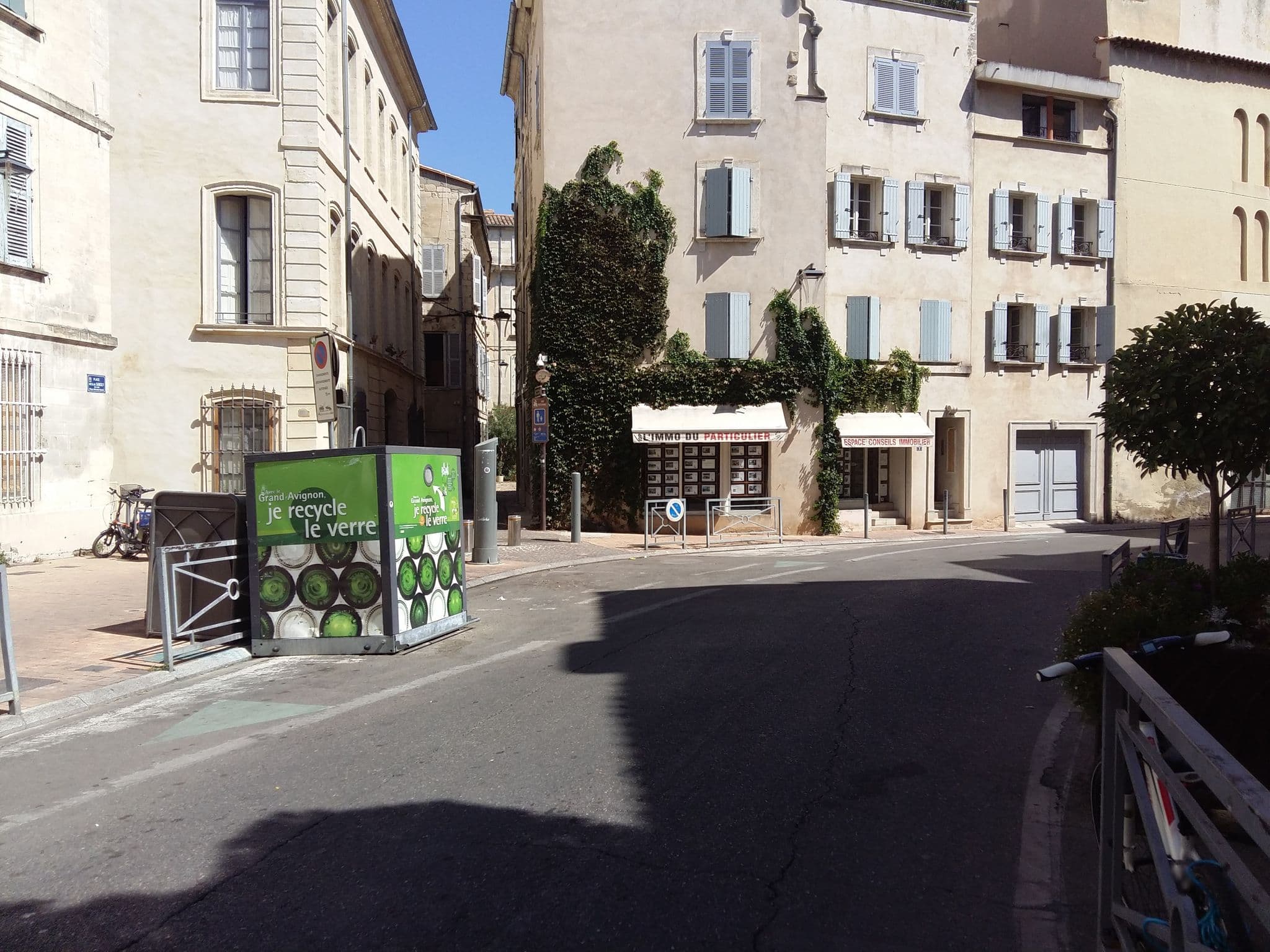 Street view near Chez Gene, Avignon — © zimmy (CC BY-SA · Mapillary)