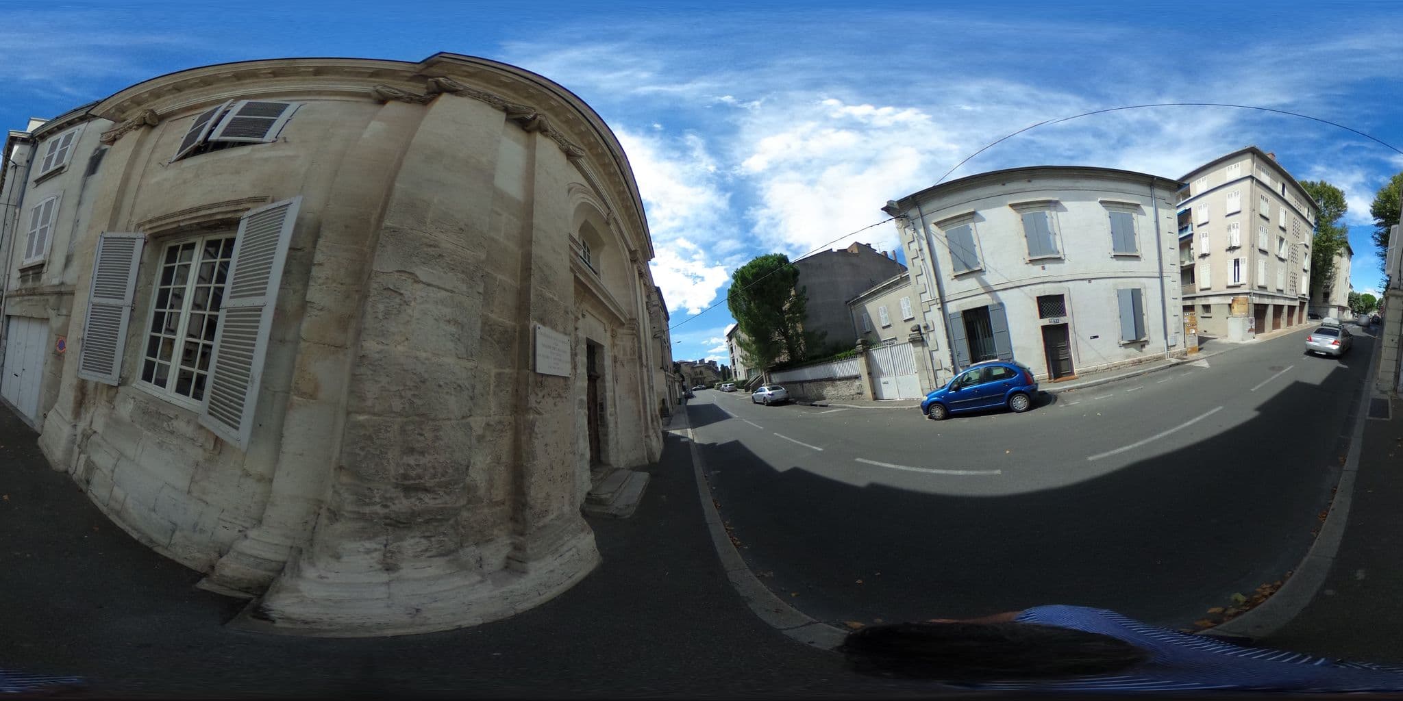 Street view near Chapelle du Miracle, Avignon — © zimmy (CC BY-SA · Mapillary)