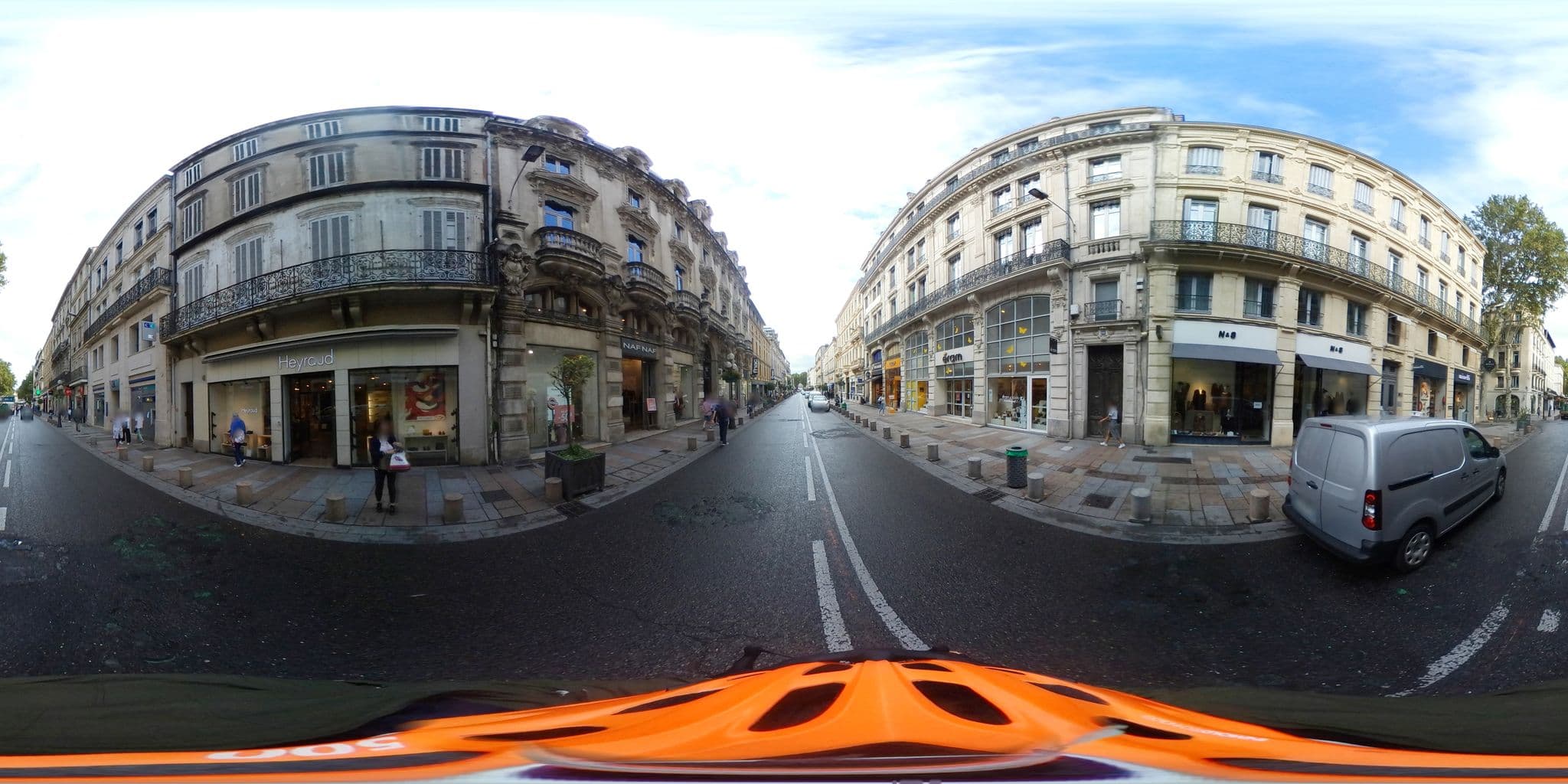 Street view near The Originals Boutique, Avignon — © alexavignon (CC BY-SA · Mapillary)