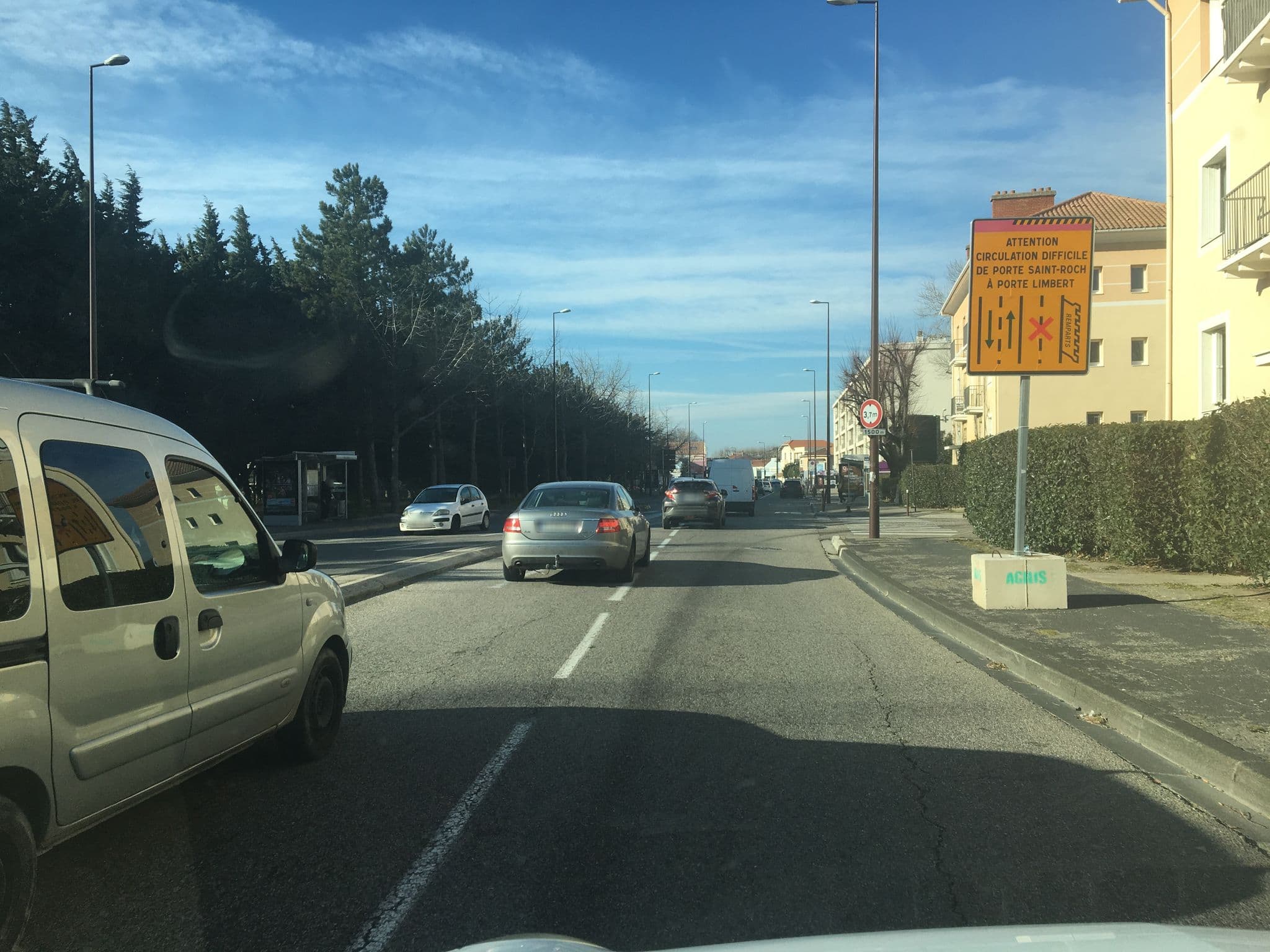 Street view near Chréa, Avignon — © cabinetcourbi (CC BY-SA · Mapillary)