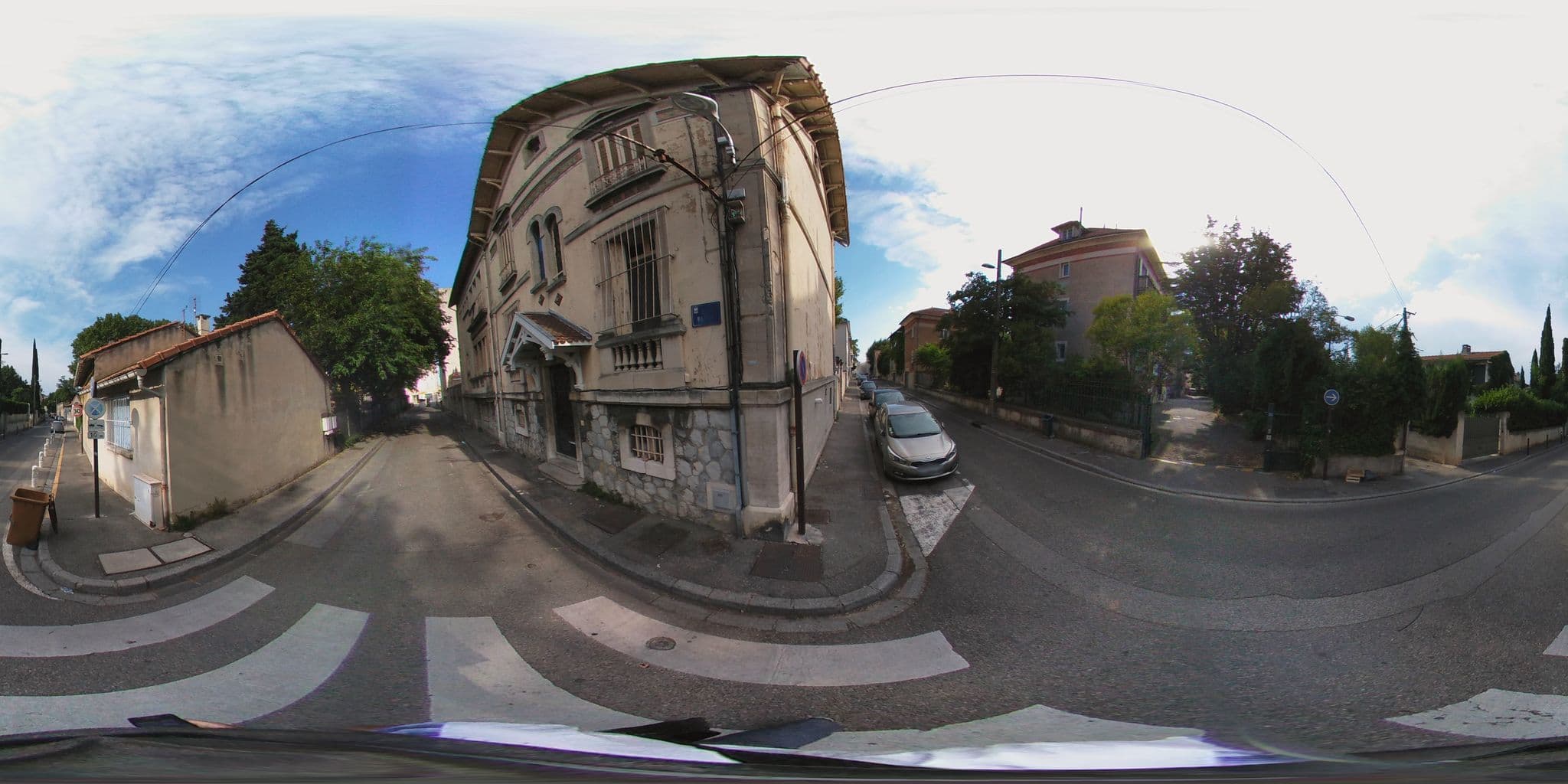 Street view near La Violette Bed & Breakfast, Avignon — © zimmy (CC BY-SA · Mapillary)