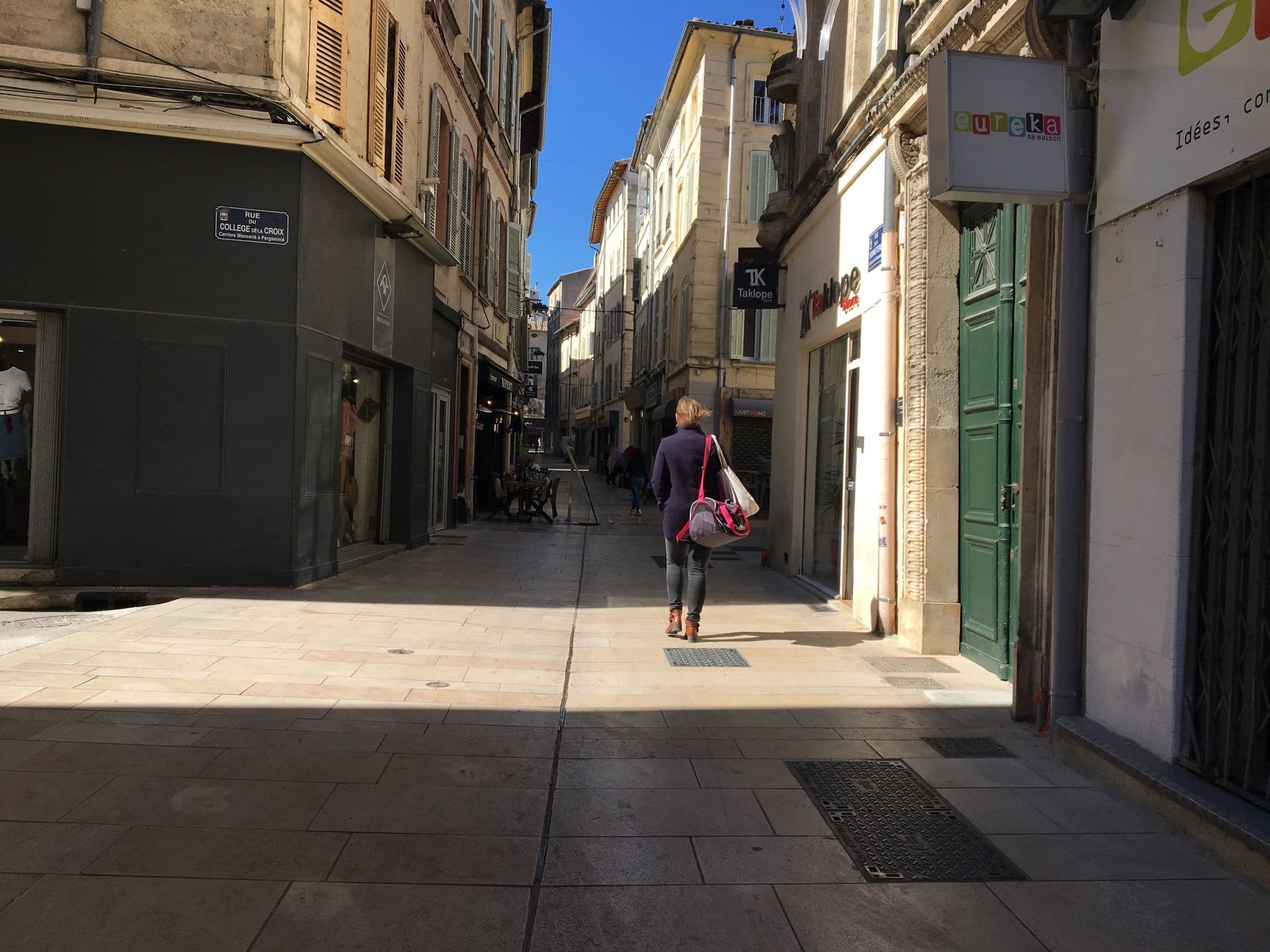 Street view near Provence.com, Avignon — © zimmy (CC BY-SA · Mapillary)