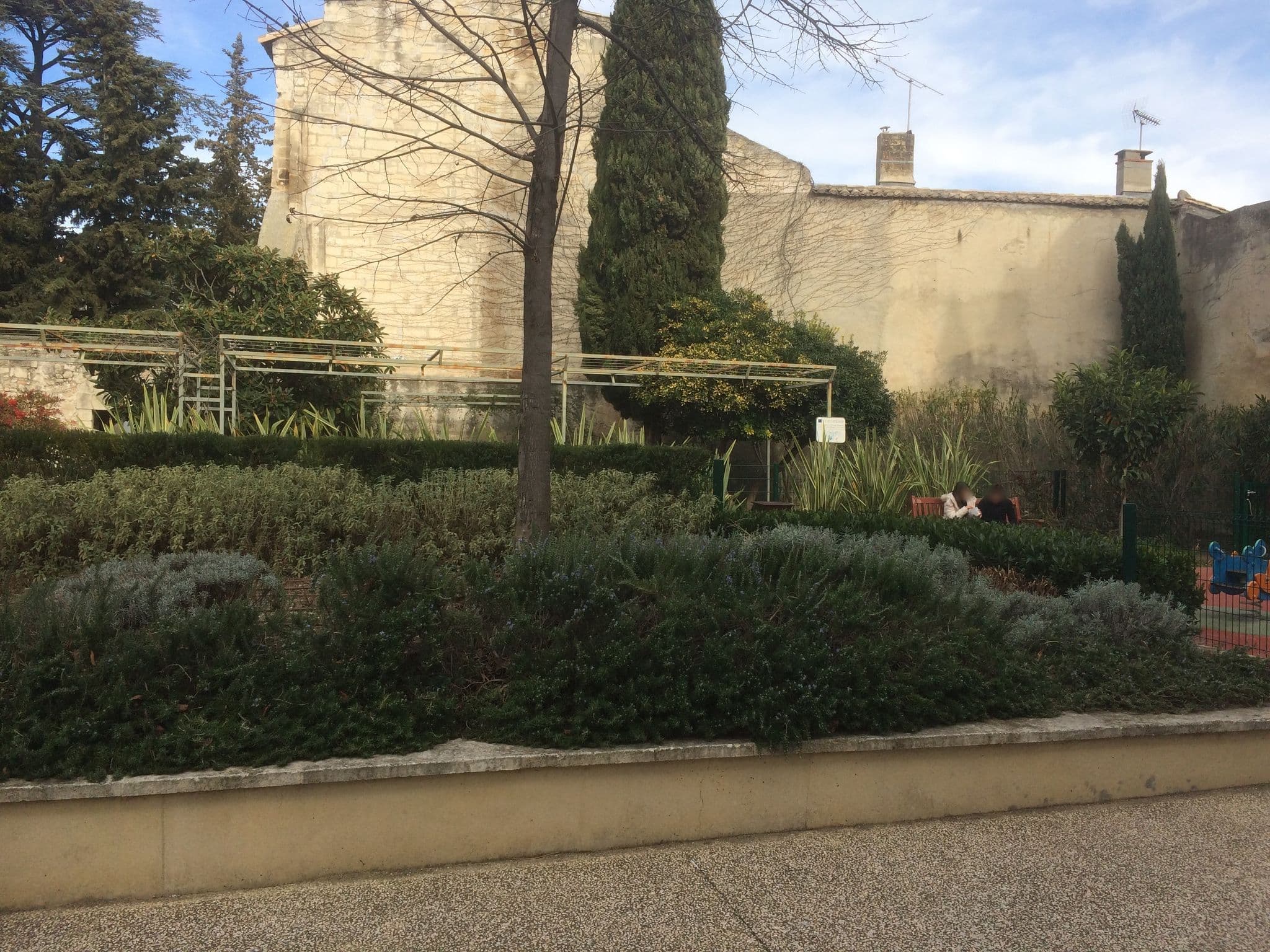 Street view near Cote Square, Avignon — © vicolapatat (CC BY-SA · Mapillary)