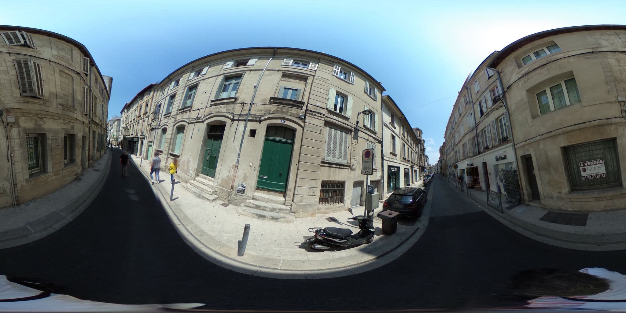 Street view near Le Petit Avignonnais, Avignon — © zimmy (CC BY-SA · Mapillary)