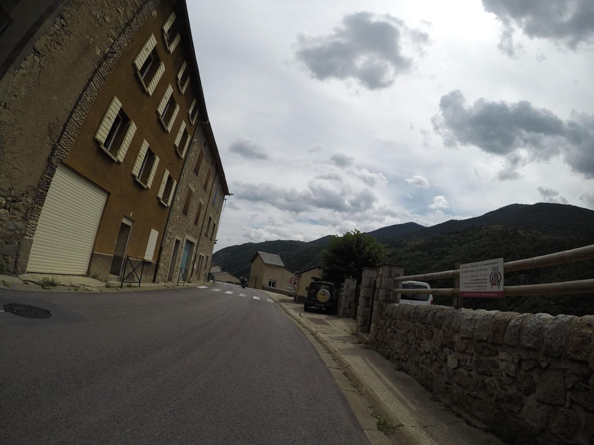Street view near Cal'Cathy, Font-Romeu-Odeillo-Via — © ray66 (CC BY-SA · Mapillary)
