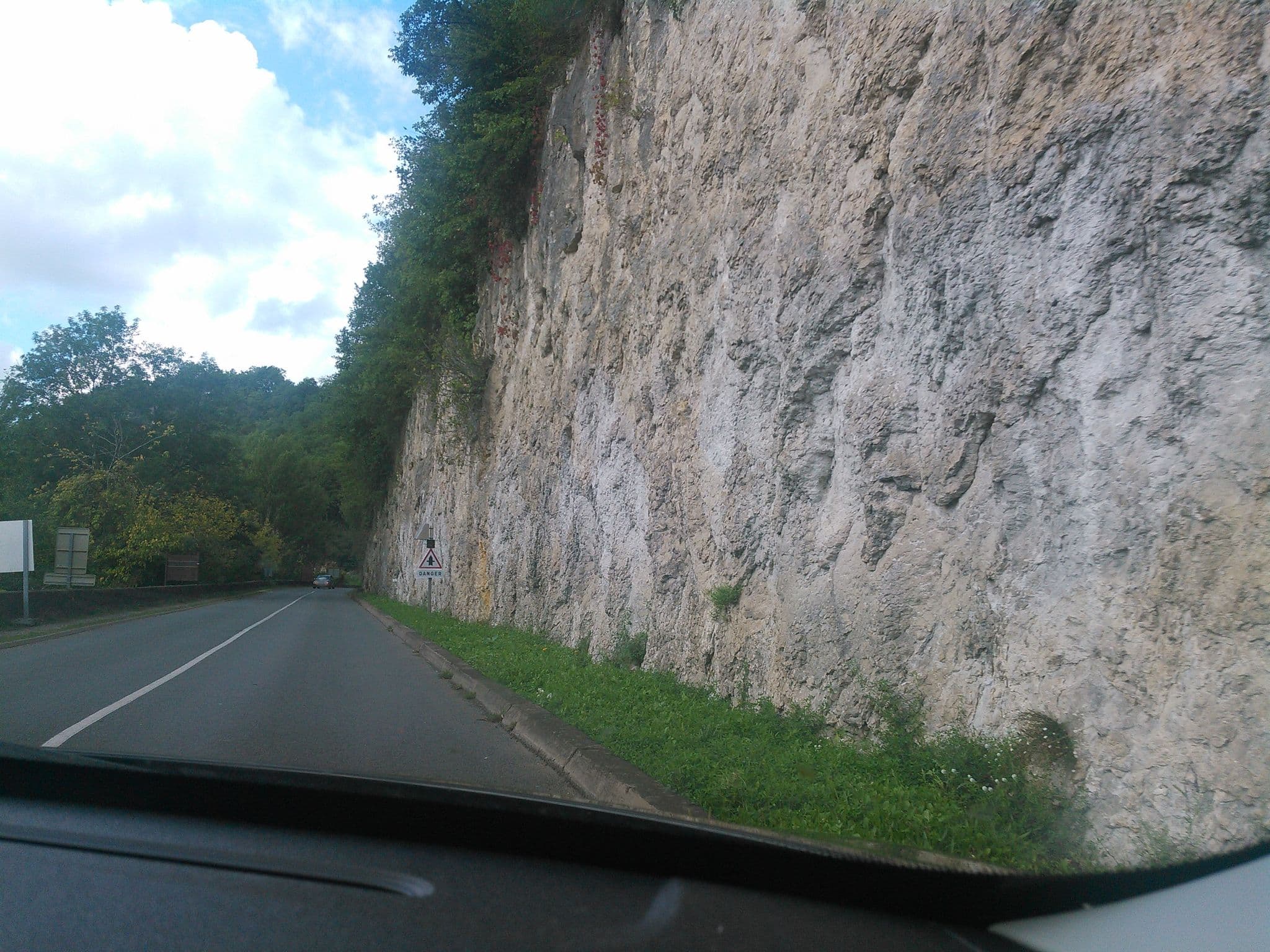 Street view near Maison des Sarrasins, Domme — © trigpoint (CC BY-SA · Mapillary)