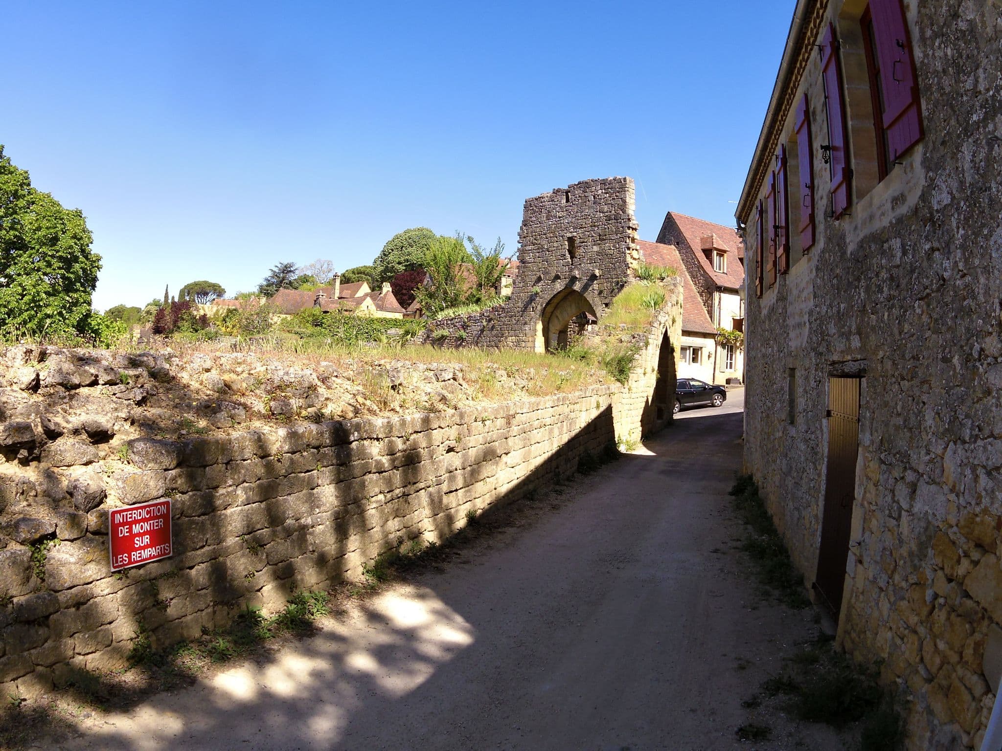 Street view near Côte Figue, Domme — © zors1843 (CC BY-SA · Mapillary)
