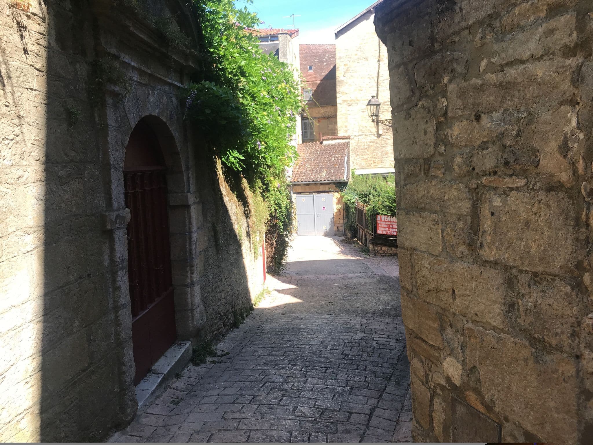 Street view near La Petite Salamandre, Sarlat-la-Canéda — © unmap (CC BY-SA · Mapillary)