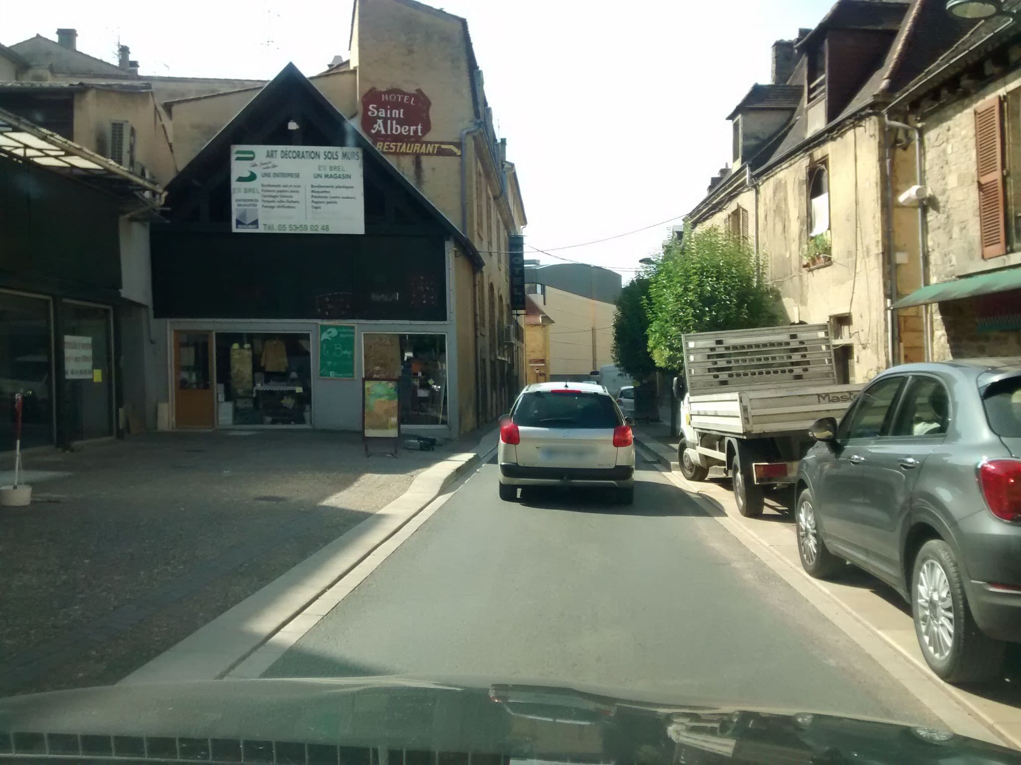 Street view near St Albert, Sarlat-la-Canéda — © egofer (CC BY-SA · Mapillary)
