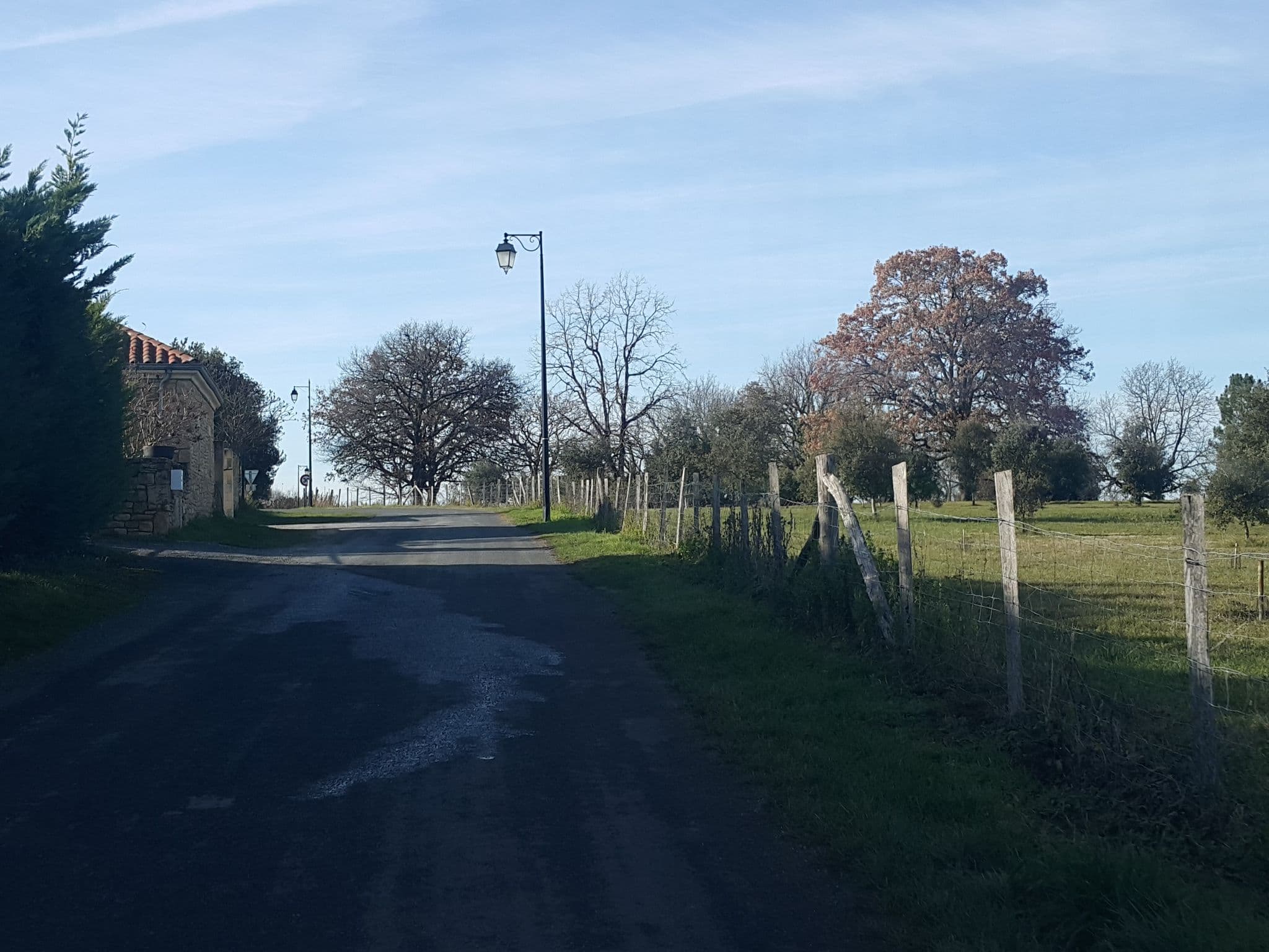 Street view near Auberge d'hôtes du Barry, Sarlat-la-Canéda — © electricgizmo (CC BY-SA · Mapillary)