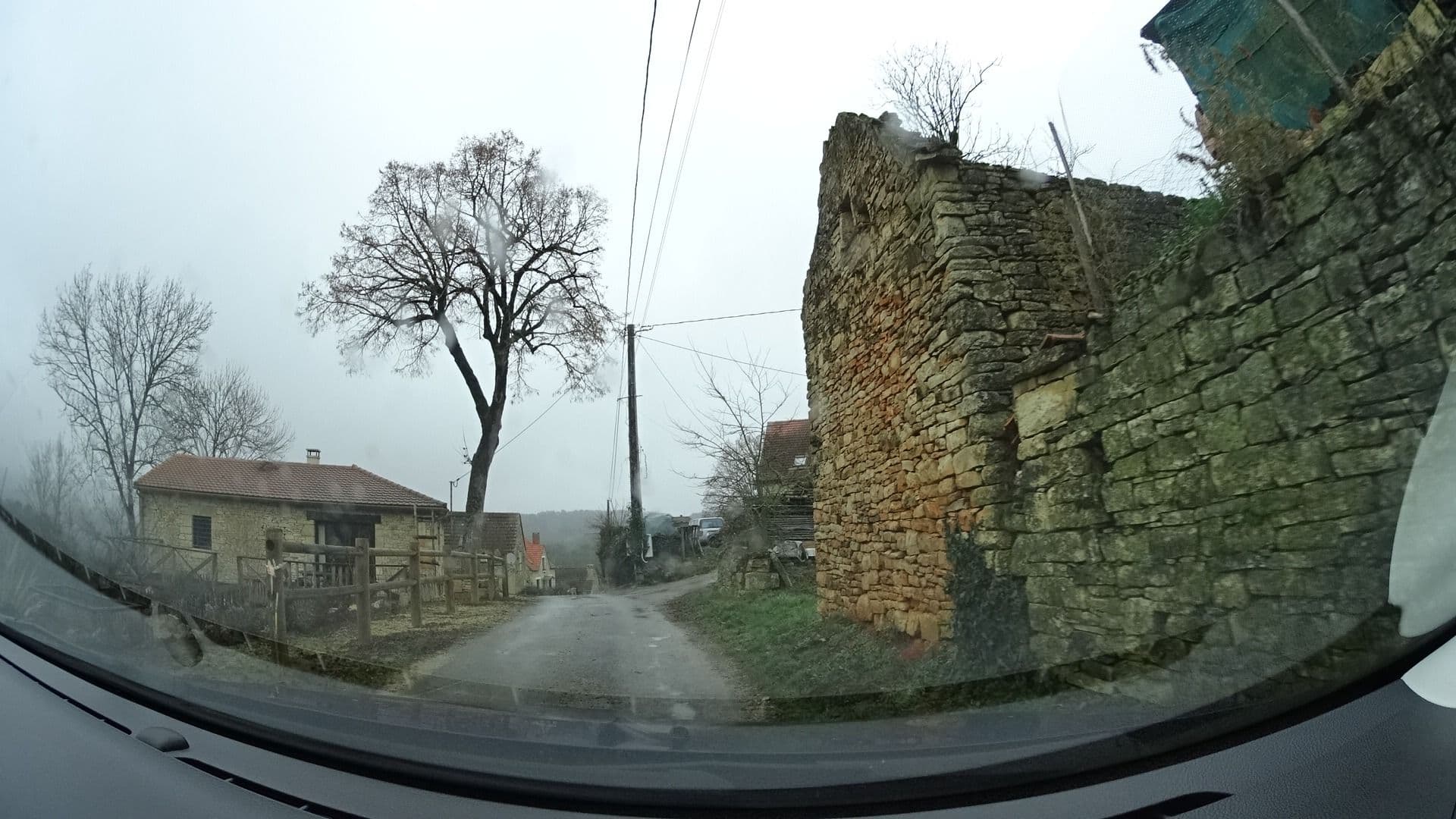 Street view near Les Roulottes Pomponnaises, Domme — © sashazykov (CC BY-SA · Mapillary)