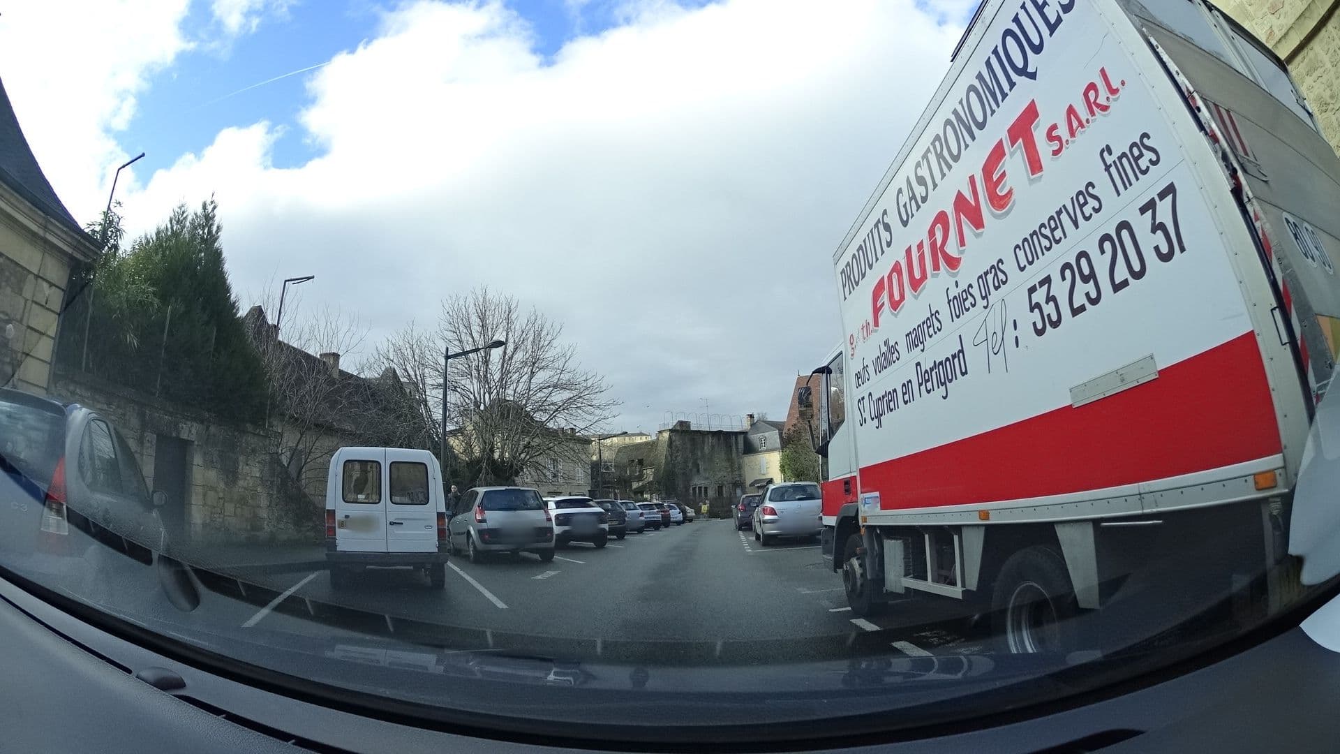 Street view near La petite maison, Sarlat-la-Canéda — © sashazykov (CC BY-SA · Mapillary)