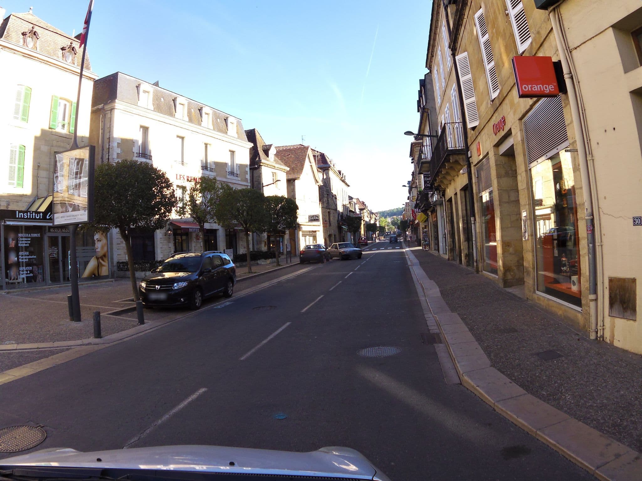Street view near Hotel Mdelaine Room 310, Sarlat-la-Canéda — © zors1843 (CC BY-SA · Mapillary)
