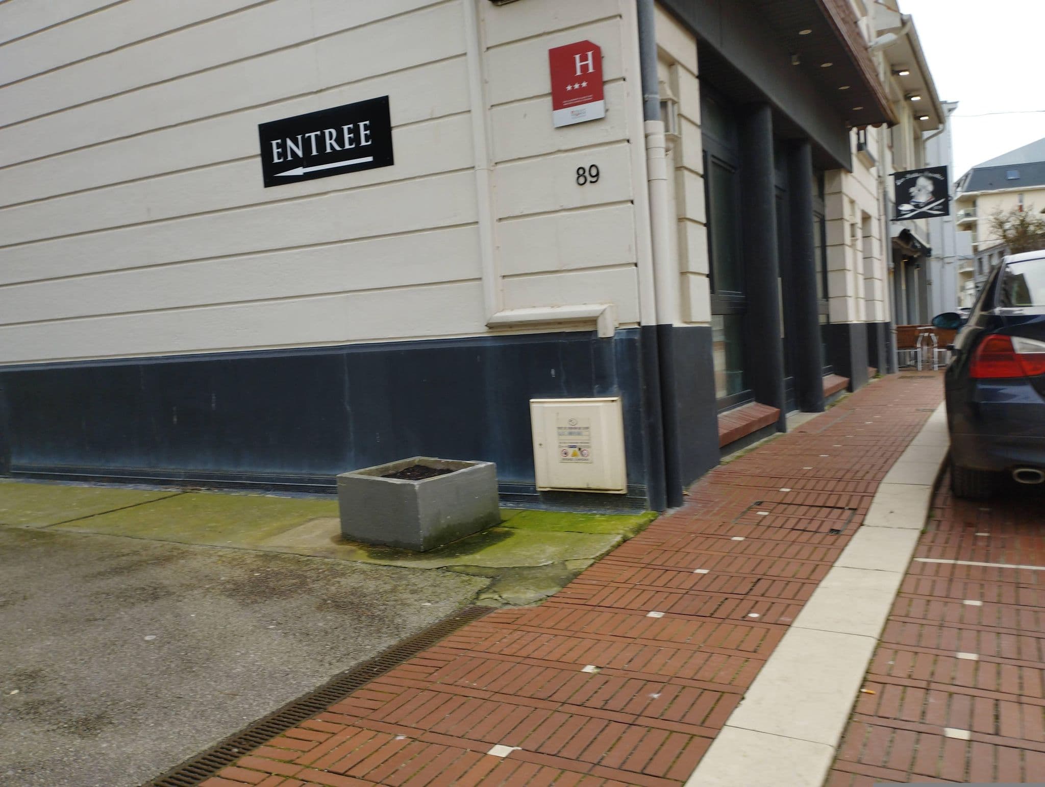 Street view near Les Embruns, Le Touquet-Paris-Plage — © kritic (CC BY-SA · Mapillary)