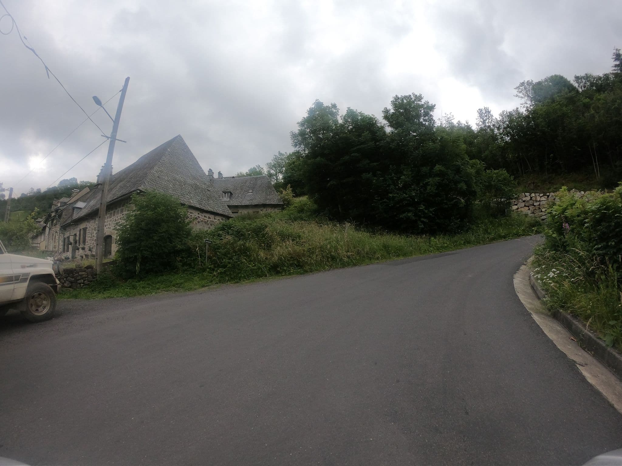 Street view near Vert Azur, Vic-sur-Cère — © joostjakob (CC BY-SA · Mapillary)