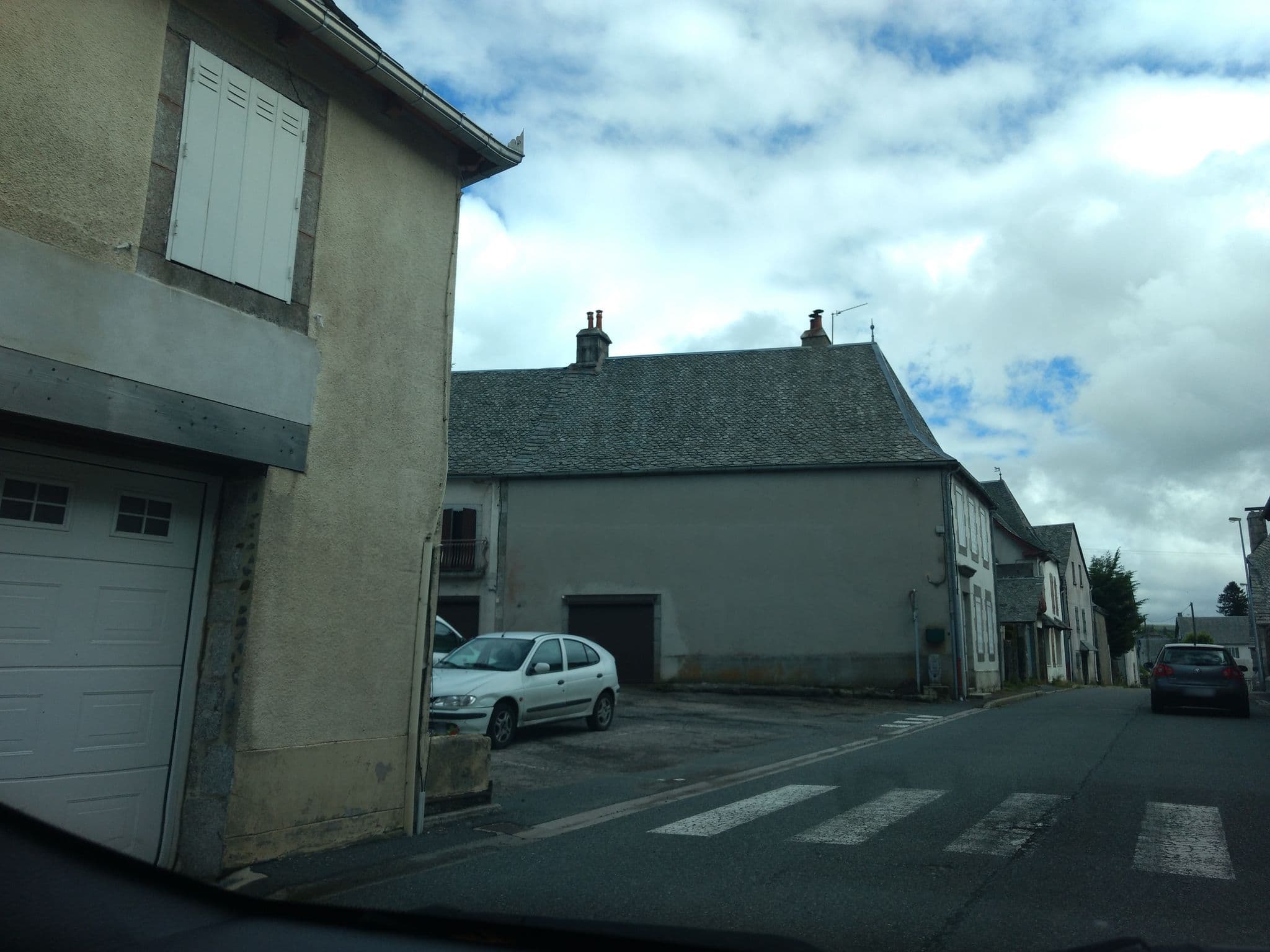 Street view near Hôtel Mille et Une Nuits d'aubrac, Laguiole — © yod4z (CC BY-SA · Mapillary)