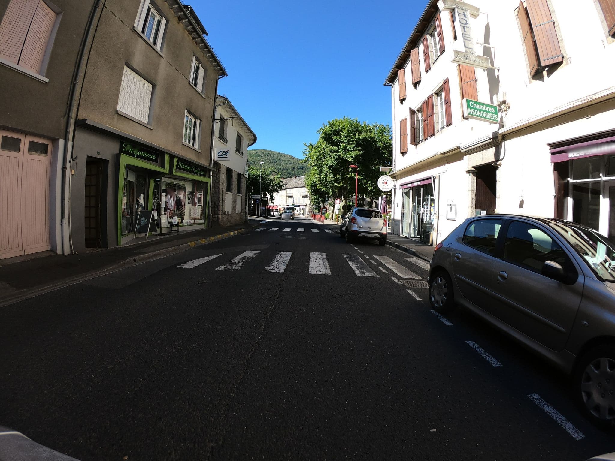 Street view near L'hotel du Centre, Entraygues-sur-Truyère — © joostjakob (CC BY-SA · Mapillary)