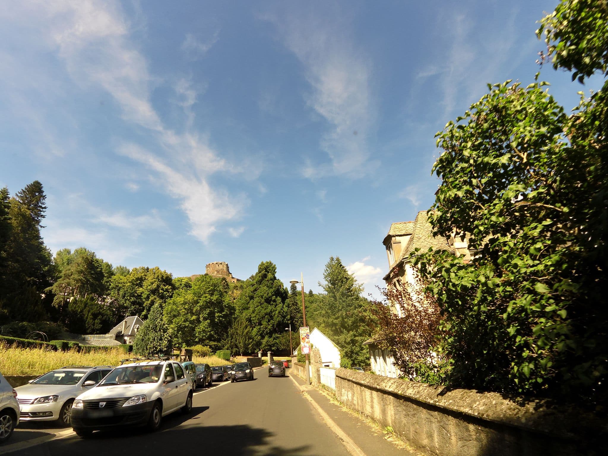 Street view near Chalet de la Plage, Besse-et-Saint-Anastaise — © balooval (CC BY-SA · Mapillary)