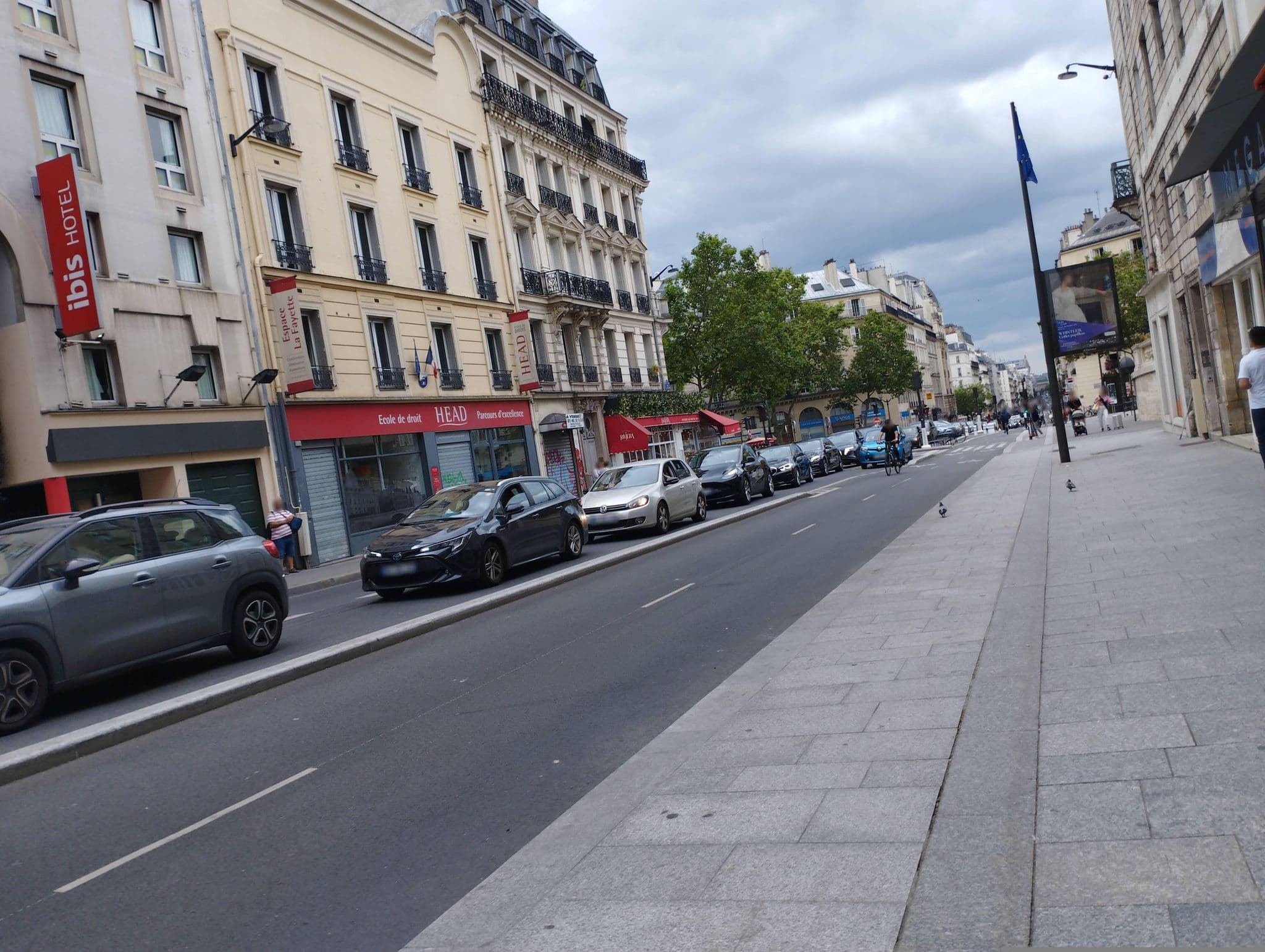 Street view near Ibis - Paris Gare du Nord La Fayette, Saint-Vincent de Paul — © kritic (CC BY-SA · Mapillary)