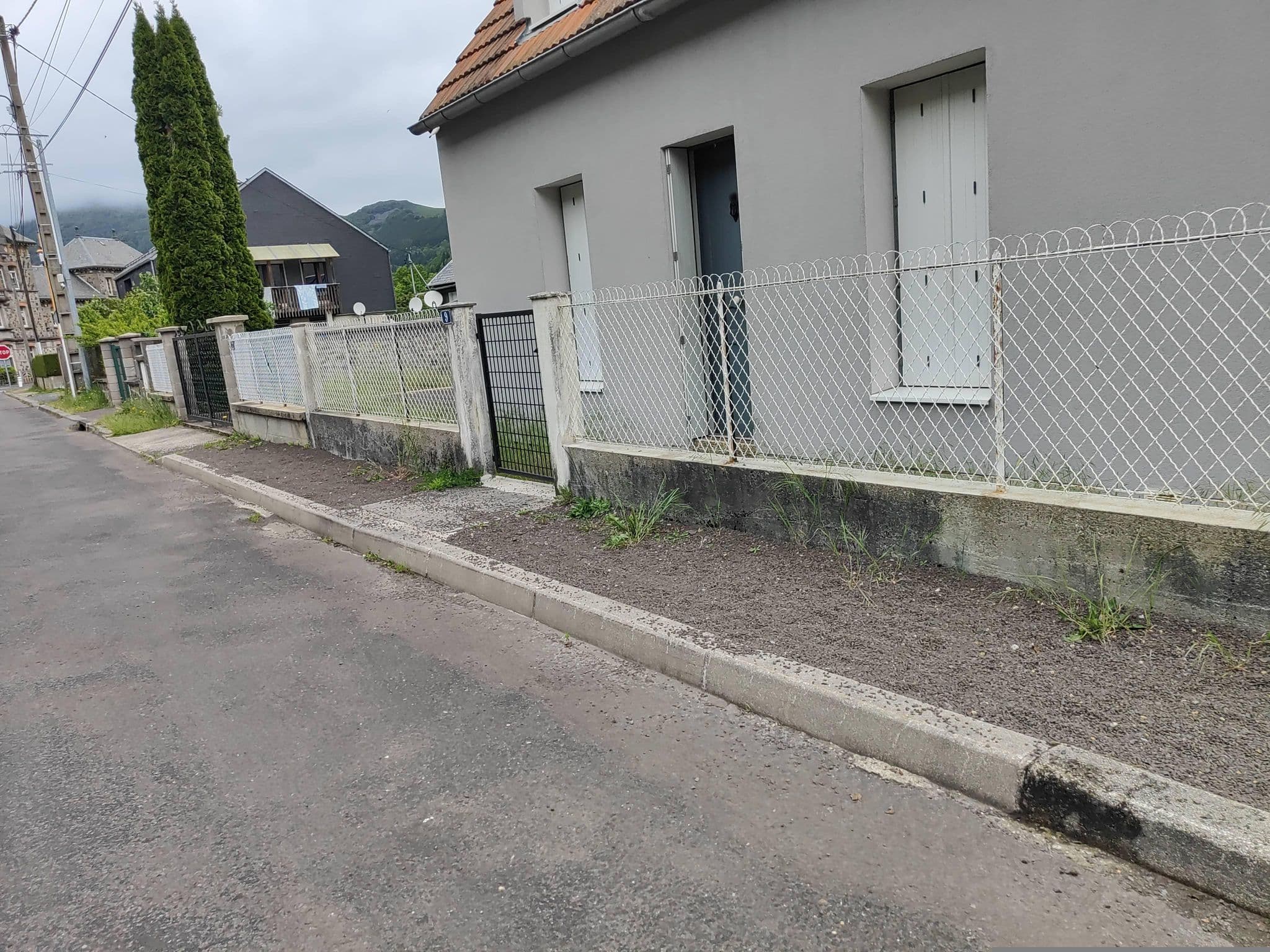 Street view near Le Mirabeau, Mont-Dore — © philou87 (CC BY-SA · Mapillary)