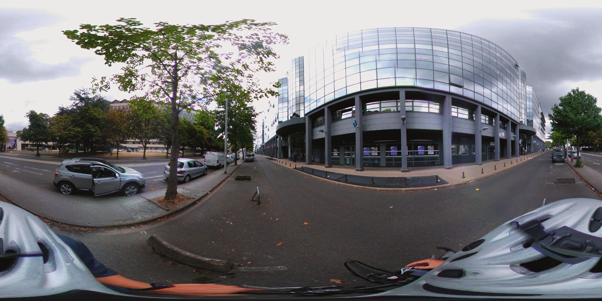 Street view near Holiday Inn City Centre Tours, Tours — © estevan (CC BY-SA · Mapillary)