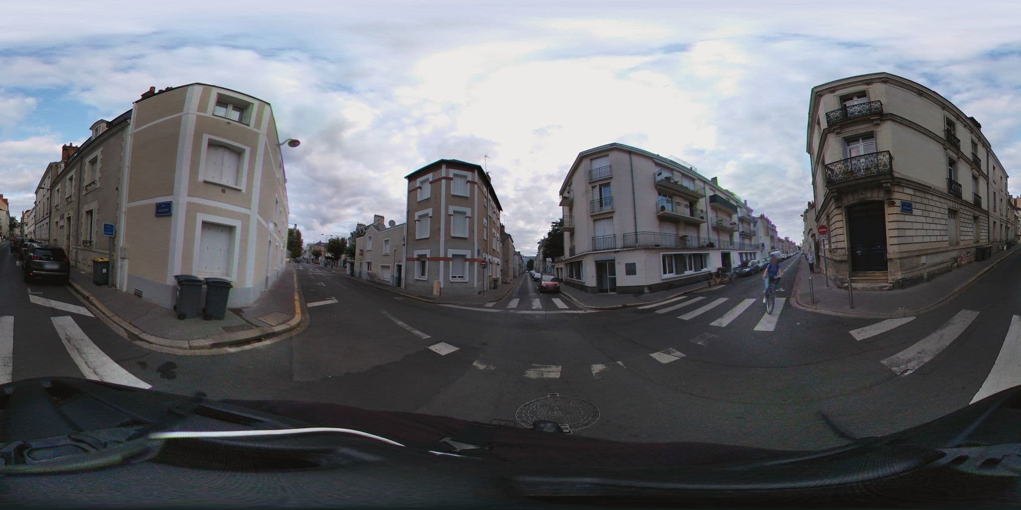 Street view near Appôtel Michelet, Tours — © monsieur_a (CC BY-SA · Mapillary)