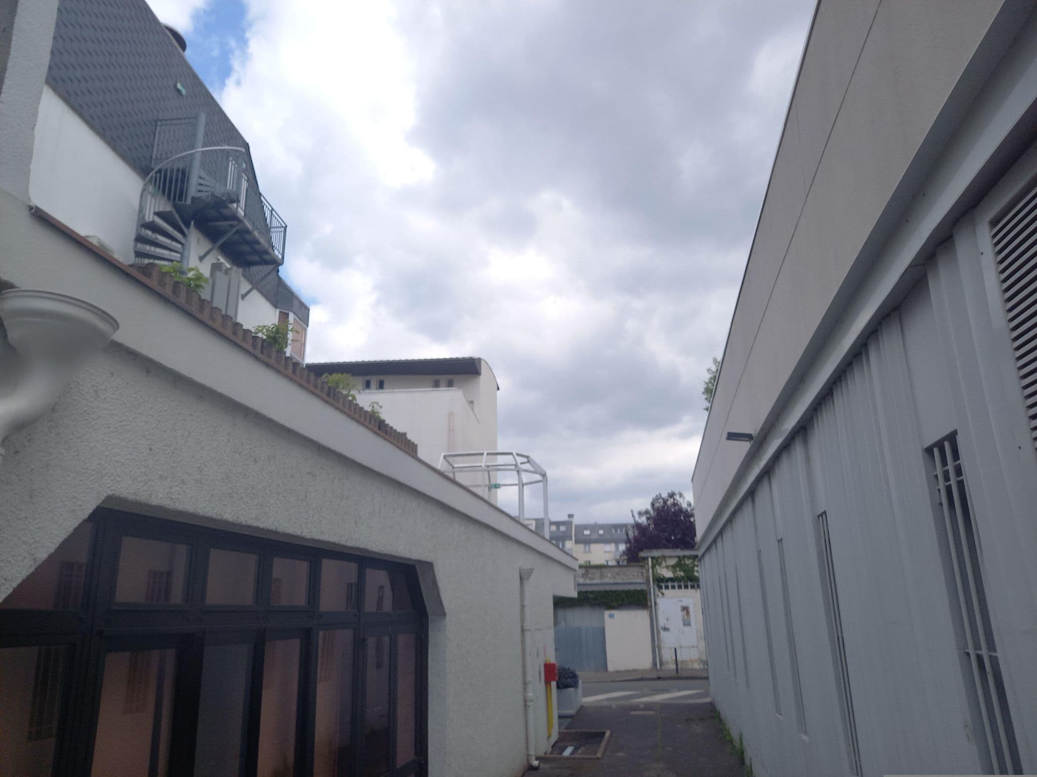 Street view near Best Western Plus, Tours — © cyrille37 (CC BY-SA · Mapillary)